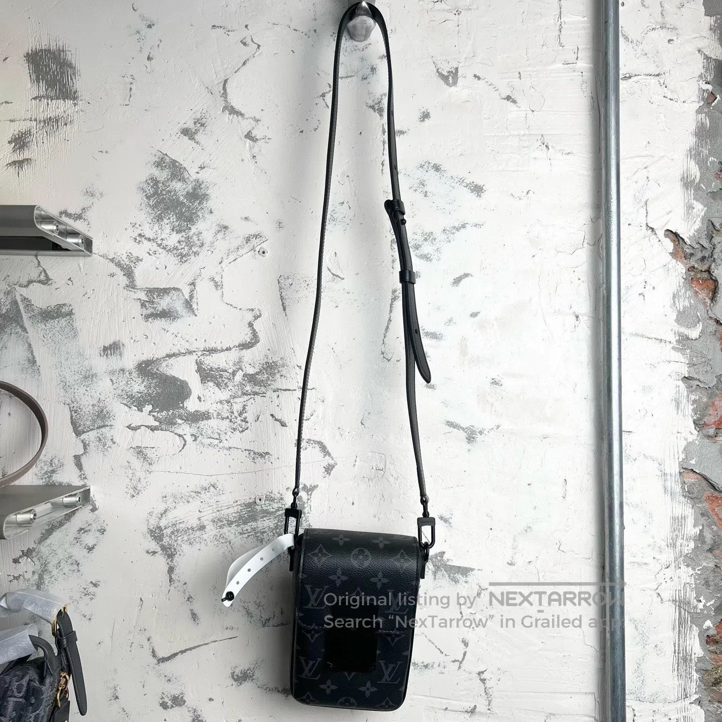 Louis Vuitton Louis Vuitton S-lock magnetic buckle closure Single-should Size ONE SIZE - 8 Thumbnail