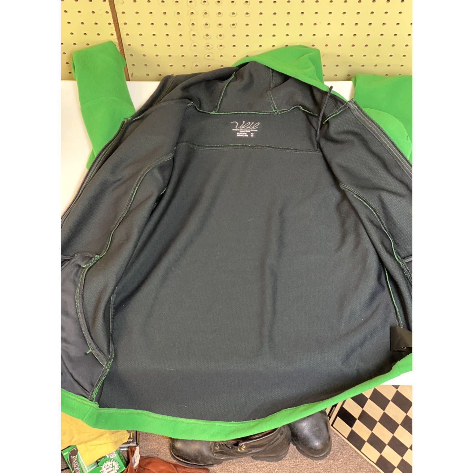 Vintage Volkl Pure Fleece Zip Up Hooded Jacket Women’s 12 Green Regular Front Full Zip Casual Winter Spring Fall Mens Womens Girls Boys Size XL / US 12-14 / IT 48-50 - 6 Thumbnail