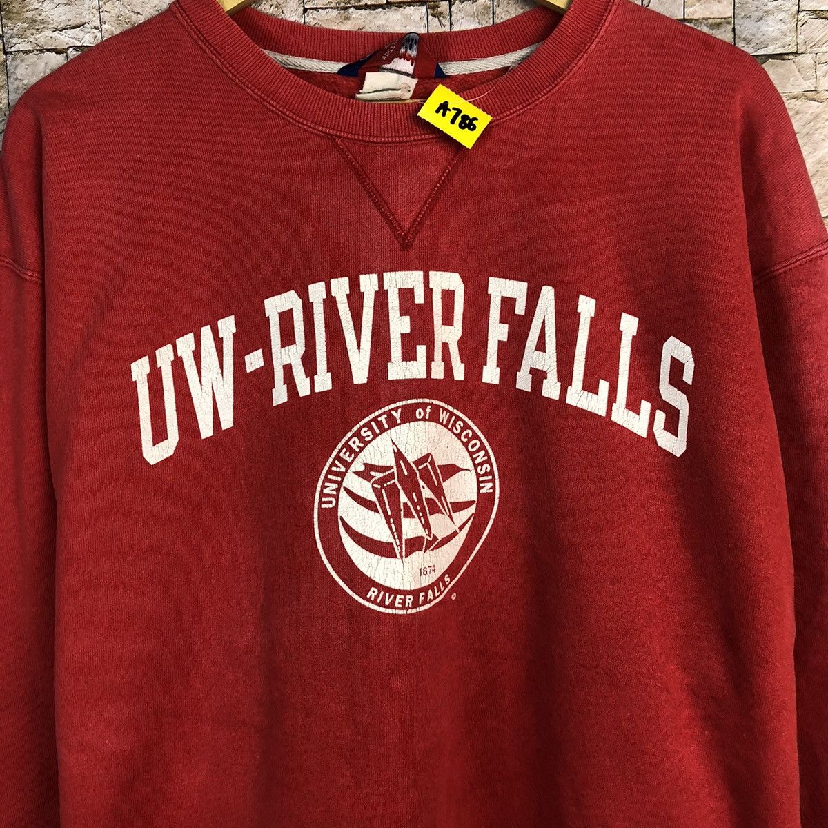 Champion Champion Uw-Riverfalls University Wisconsin Sweatshirt #A786 Size US XL / EU 56 / 4 - 5 Thumbnail