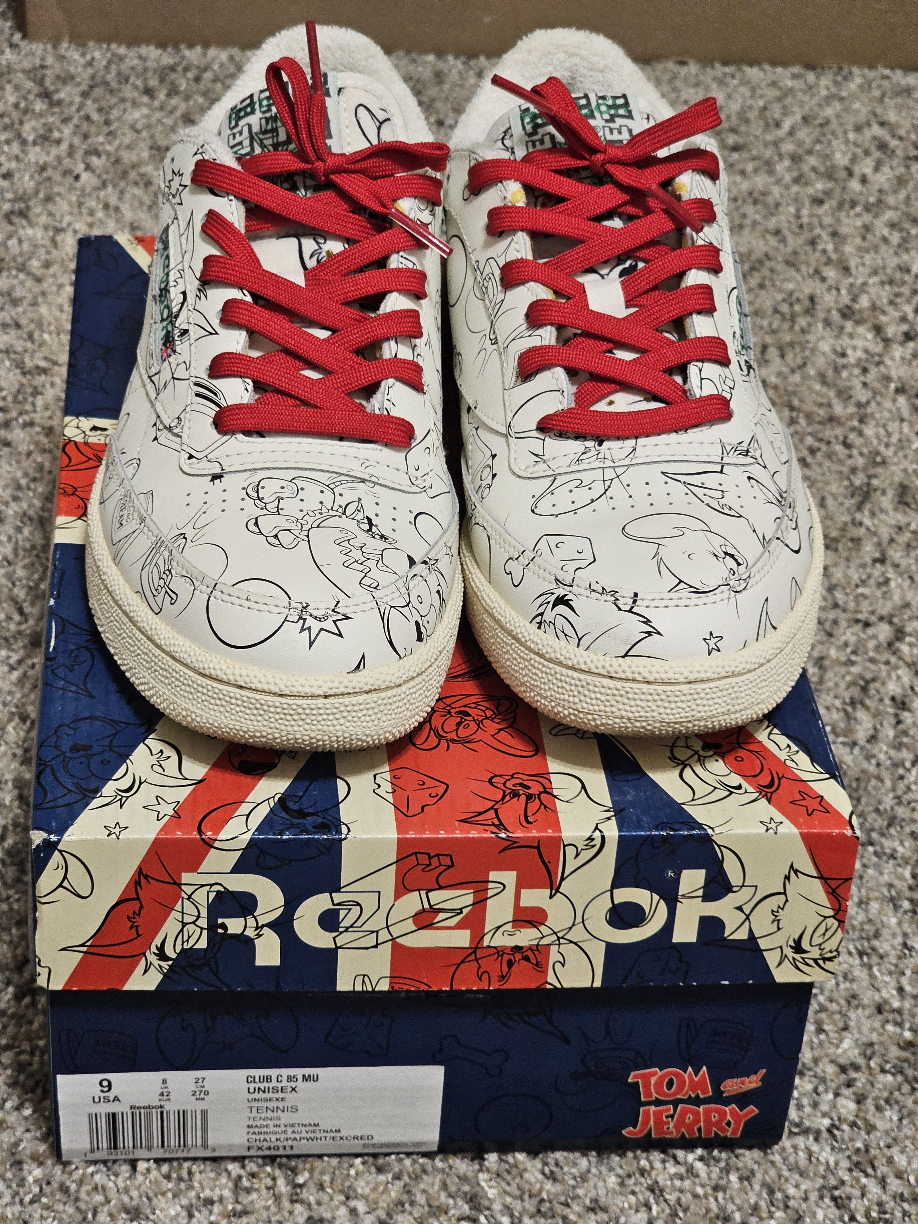 Reebok Reebok x Tom & Jerry Club C Size US 8 / EU 41 - 1 Thumbnail