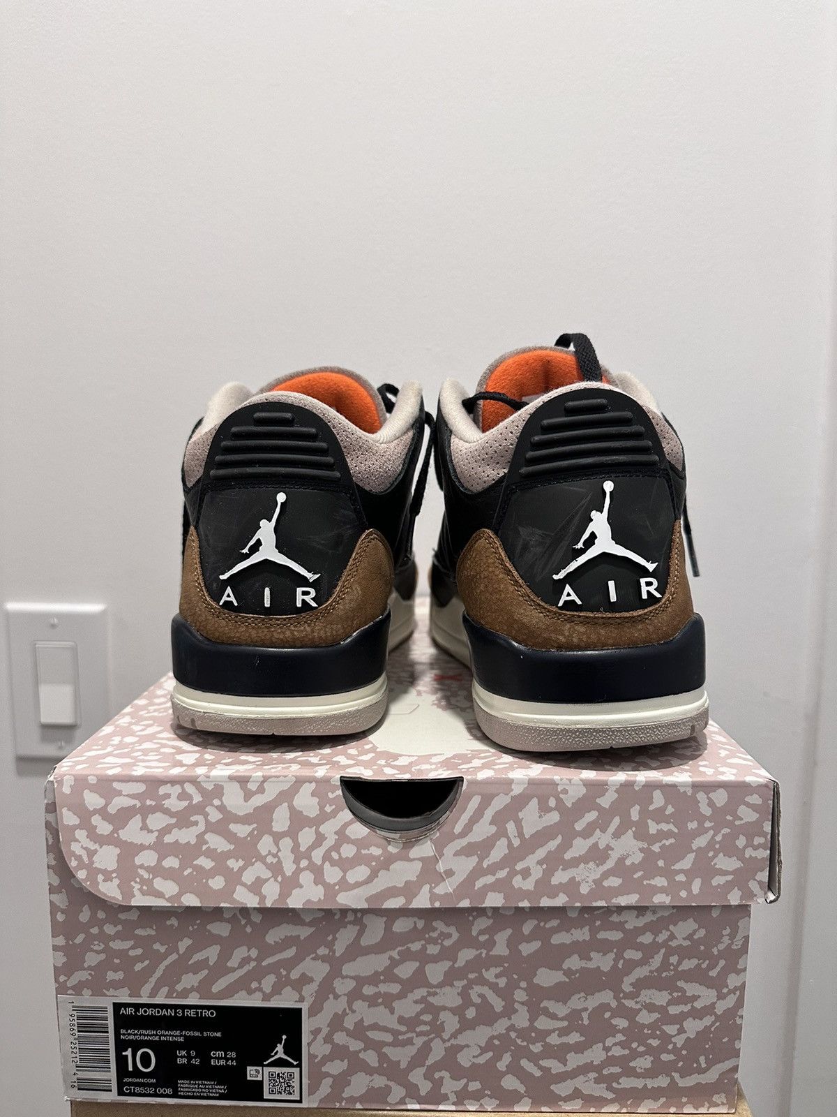 Jordan Brand Jordan 3 Desert Elephant Size US 10 / EU 43 - 4 Thumbnail