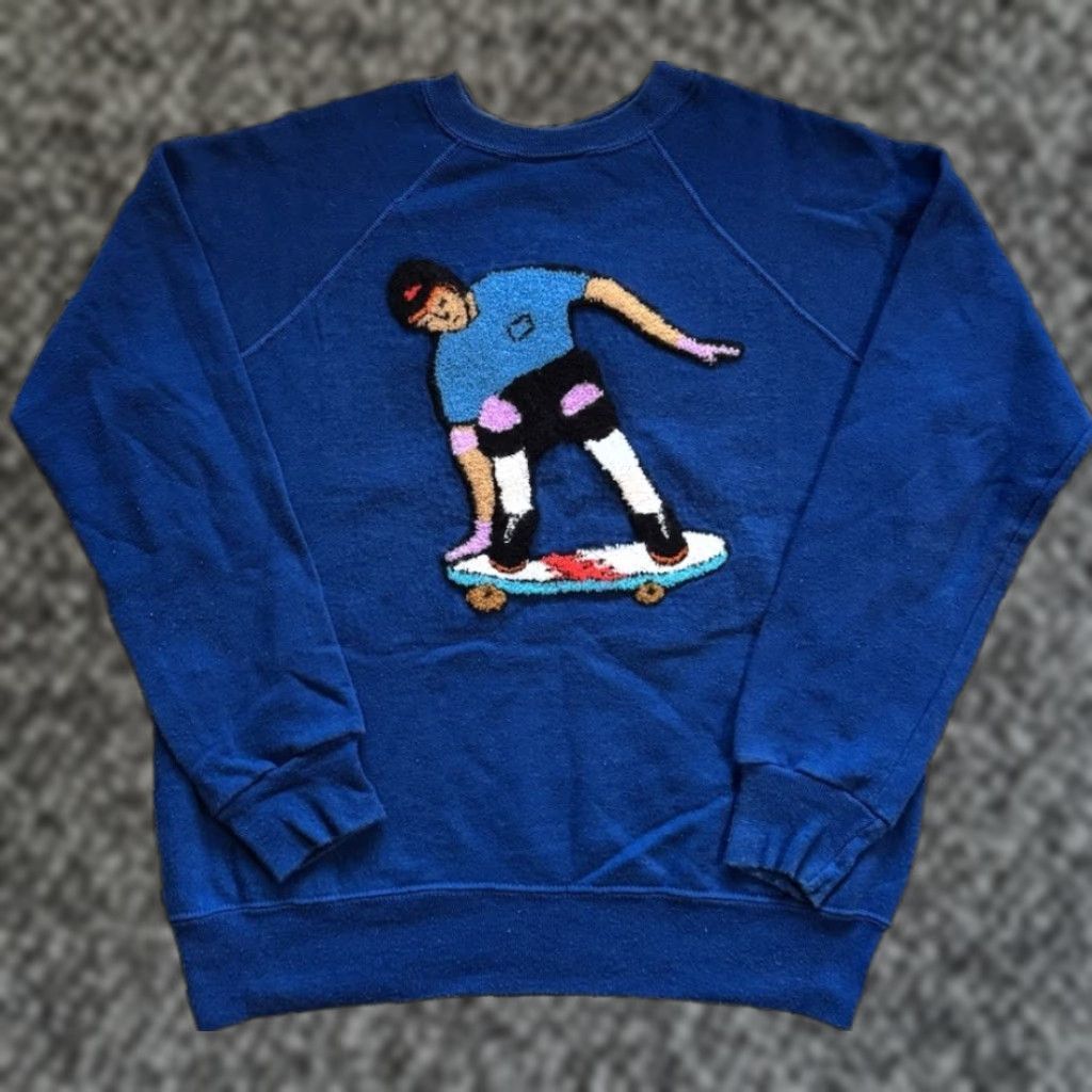 Vintage VINTAGE Bassett-Walker Sweatshirt L Graphic Print Long Sleeve Crew Neck Blue 80s Skate Punk Grunge Men’s Boys Size US L / EU 52-54 / 3 - 1 Thumbnail