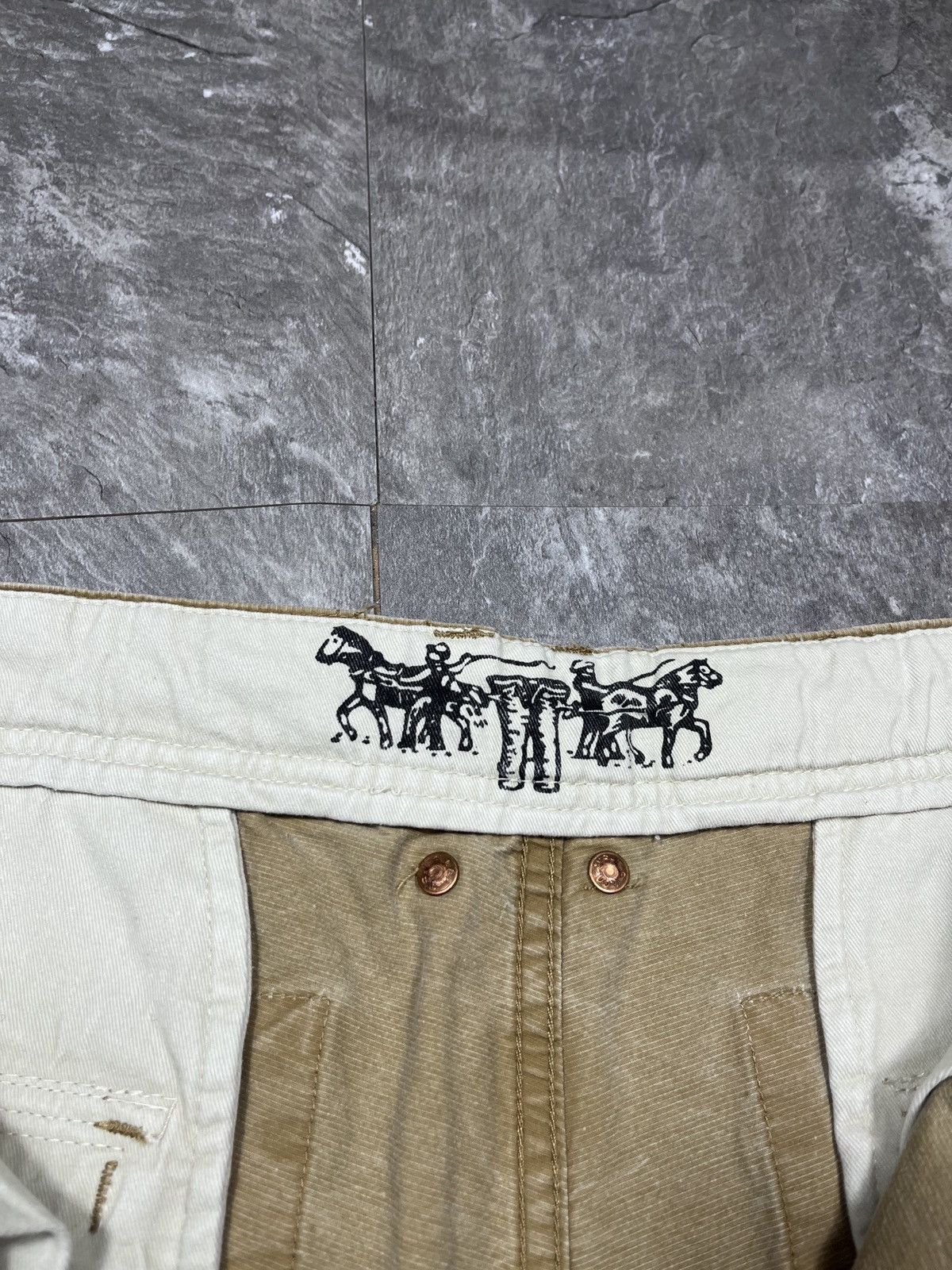 Levi's Levi’s Vintage Rare Beige Cargo Shorts Size 34 Size US 34 / EU 50 - 22 Thumbnail