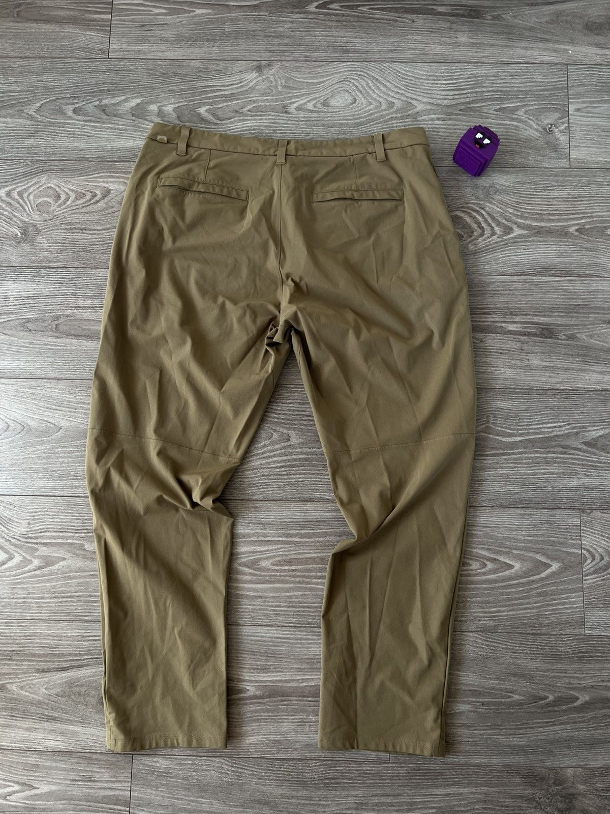 Lululemon Rare Lululemon Logo Straight Pro Reflective Selvage Pants Size US 38 / EU 54 - 10 Thumbnail