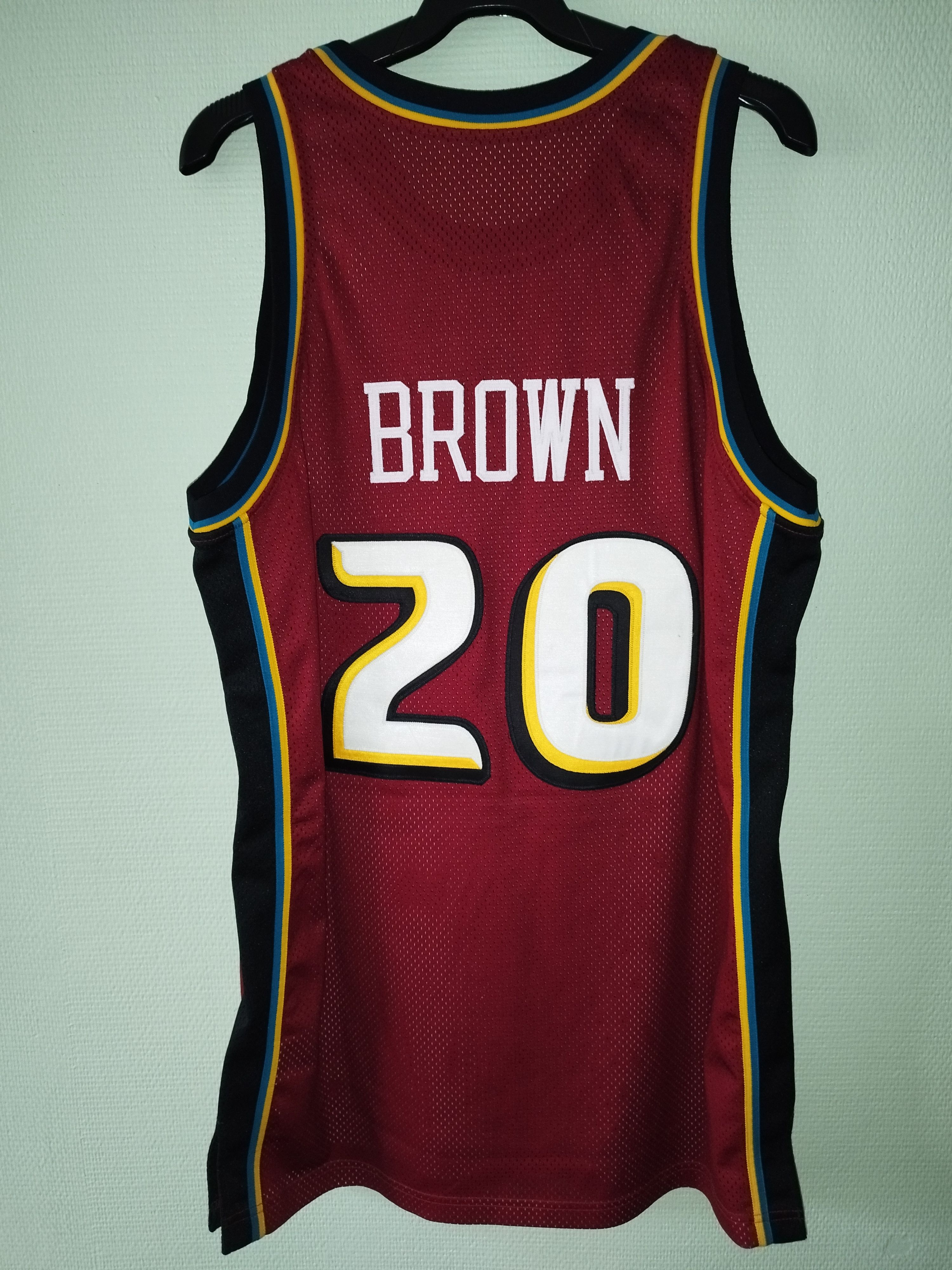 Nike Game Worn Used NBA Nike Brown Detroit Pistons pro cut Jersey Size US XL / EU 56 / 4 - 4 Thumbnail