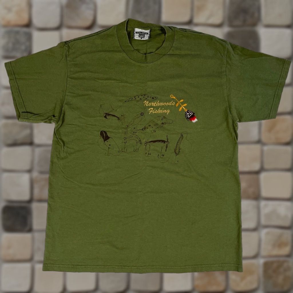 Lee VINTAGE Lee Men's Northwoods Fishing T-Shirt Embroidered Made in USA Sz L Green 90s 1990s Summer Fishing Mens Shirt Size US L / EU 52-54 / 3 - 1 Thumbnail