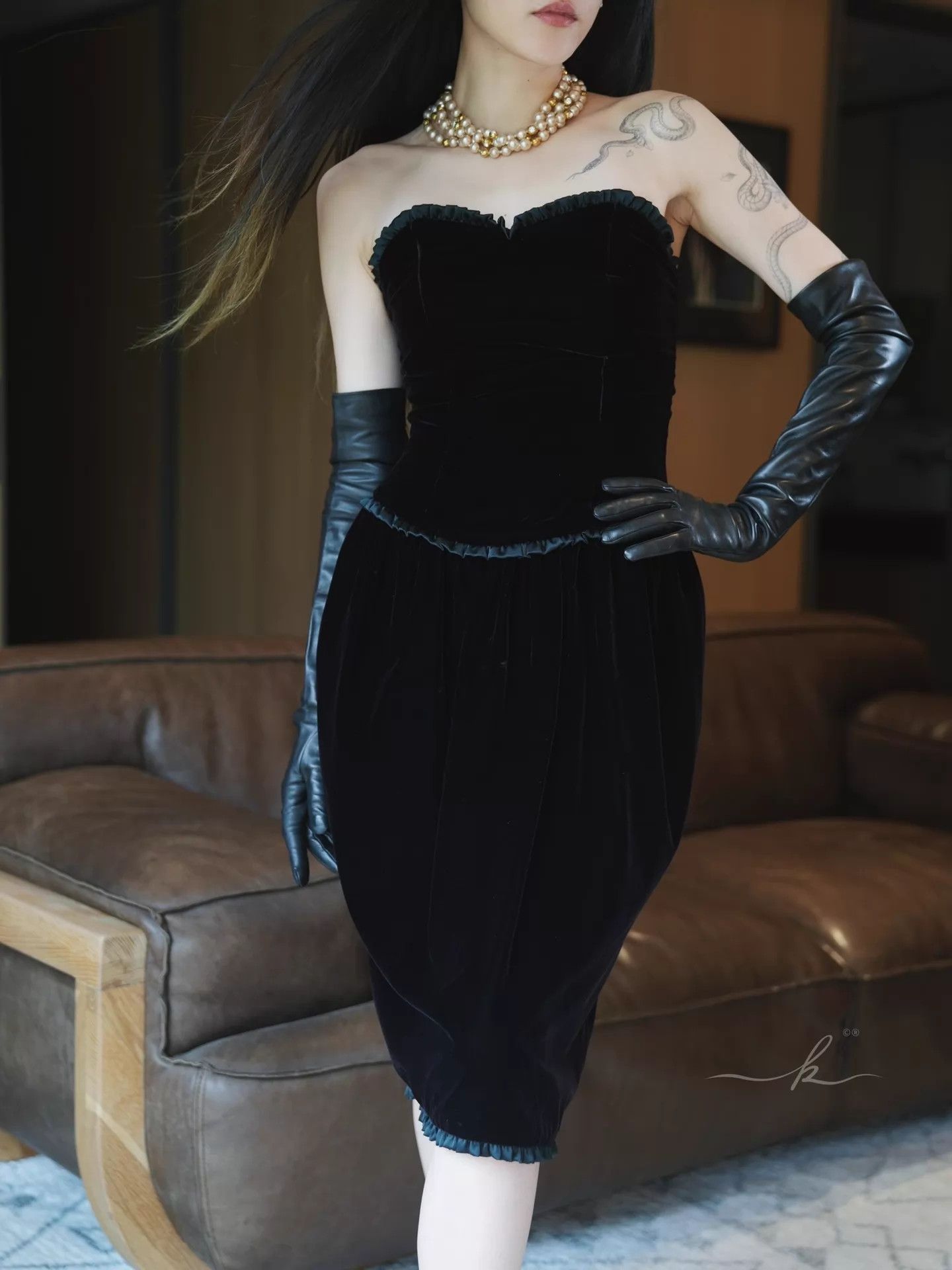 Vintage Vintage Black Rose Velvet Strapless Dress US2/S Size XS / US 0-2 / IT 36-38 - 5 Thumbnail