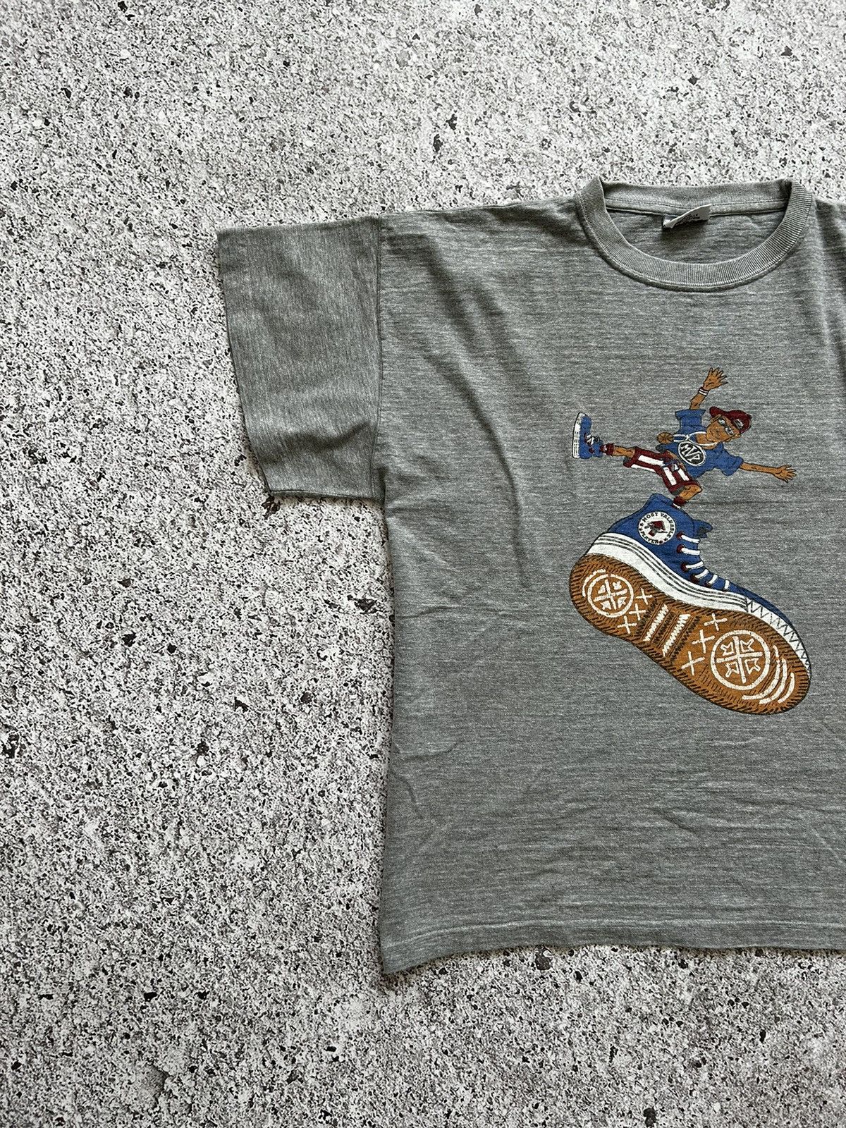 Vintage Vintage 90’s Graphic Tshirt Skateboarder Man with skateboard Size US M / EU 48-50 / 2 - 2 Thumbnail