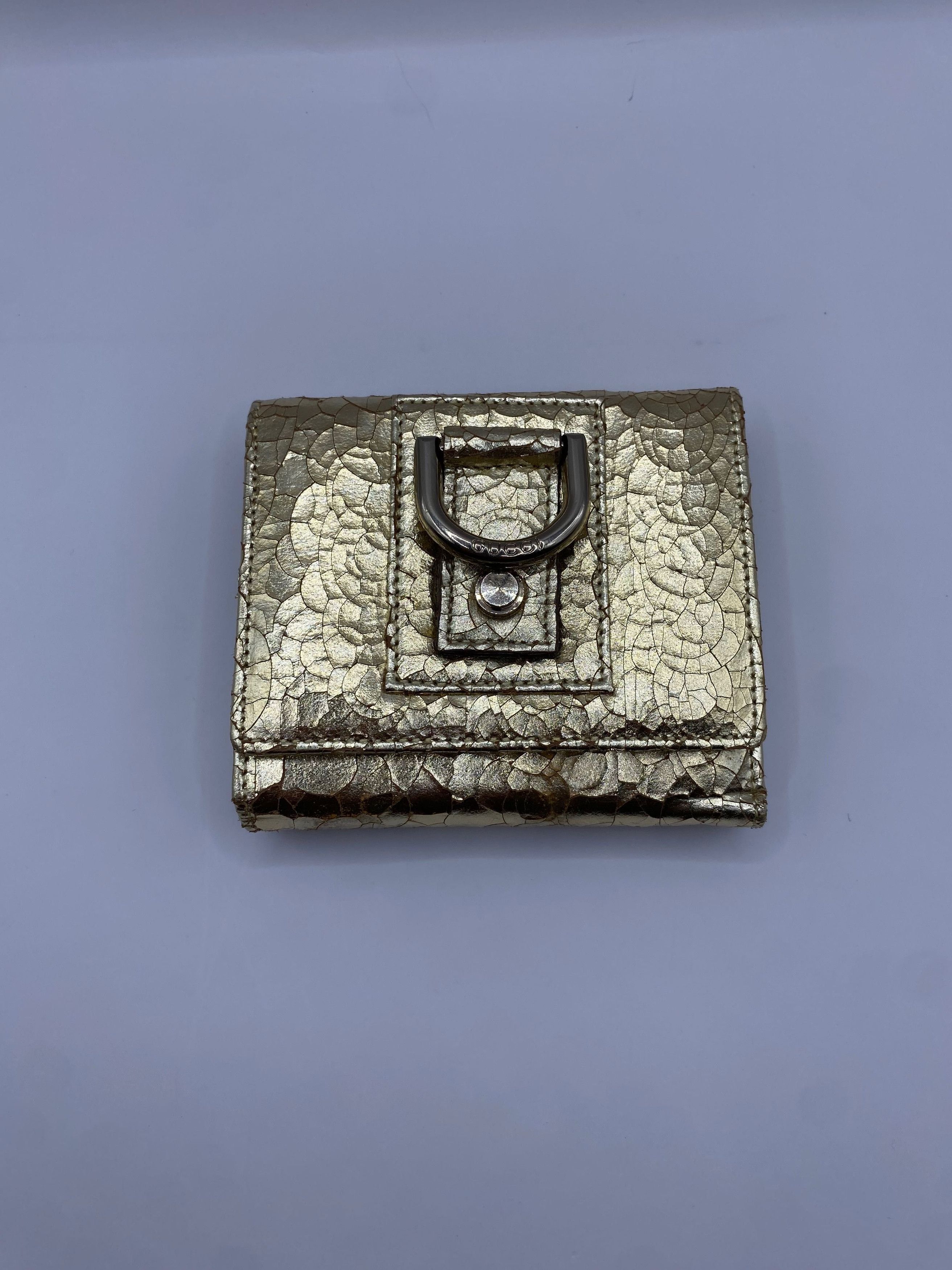 Gucci Gucci Cracked Leather Gold Wallet Size ONE SIZE - 1 Thumbnail