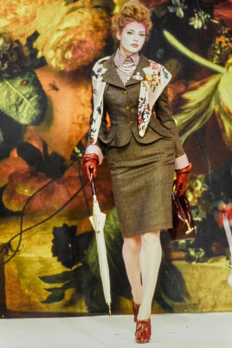 Vivienne Westwood Vivienne Westwood Medieval runway rose scarf Size ONE SIZE - 8 Thumbnail