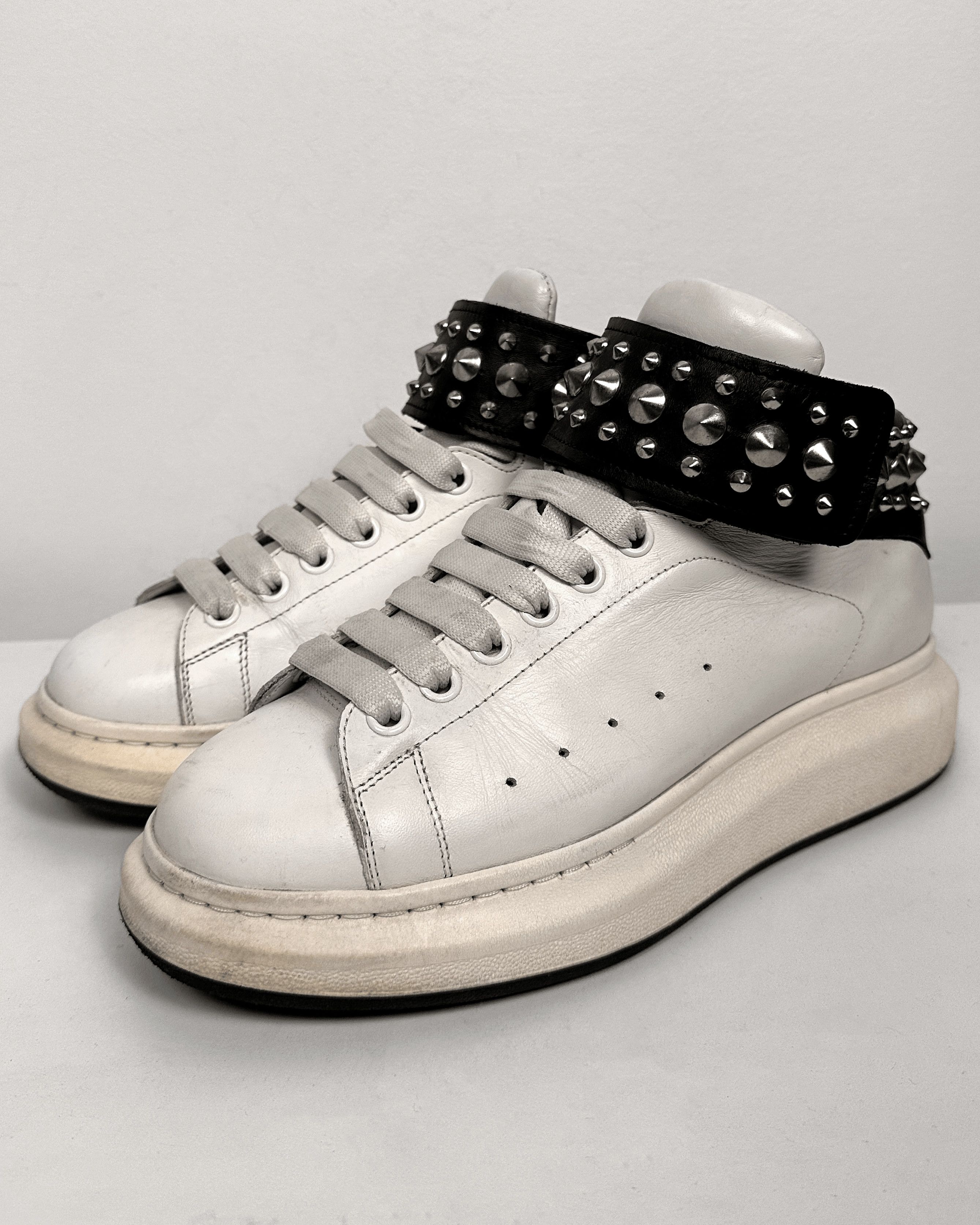 Alexander McQueen Alexander McQueen Studded Leather Hi Top Oversized Sneakers Size US 8.5 / EU 41-42 - 6 Thumbnail