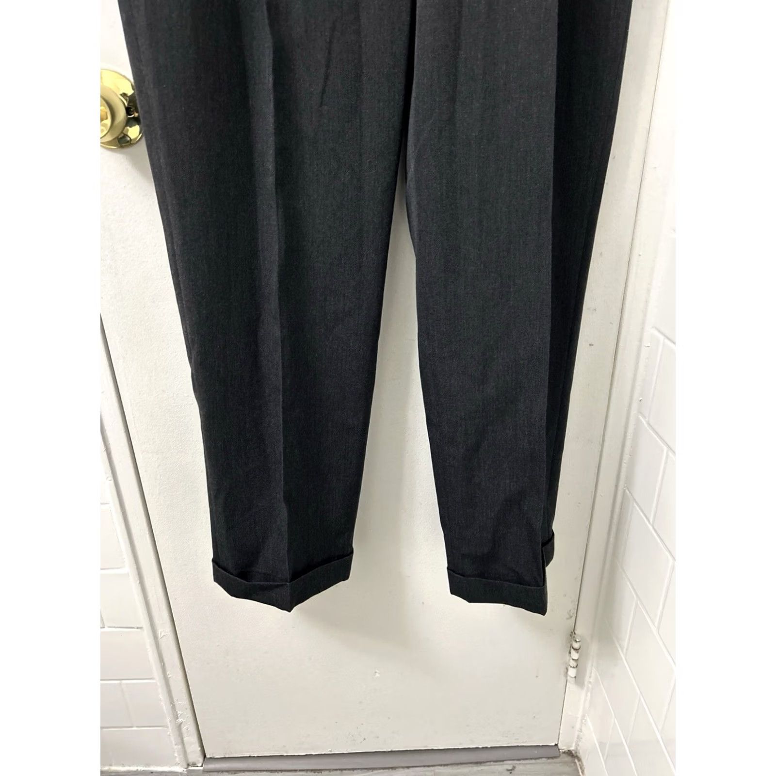 Brooks Brothers Brooks Brothers Pants Mens 35x31 Gray Wool Pleated Cuffed Straight Leg Dress Pants Size US 35 - 3 Thumbnail