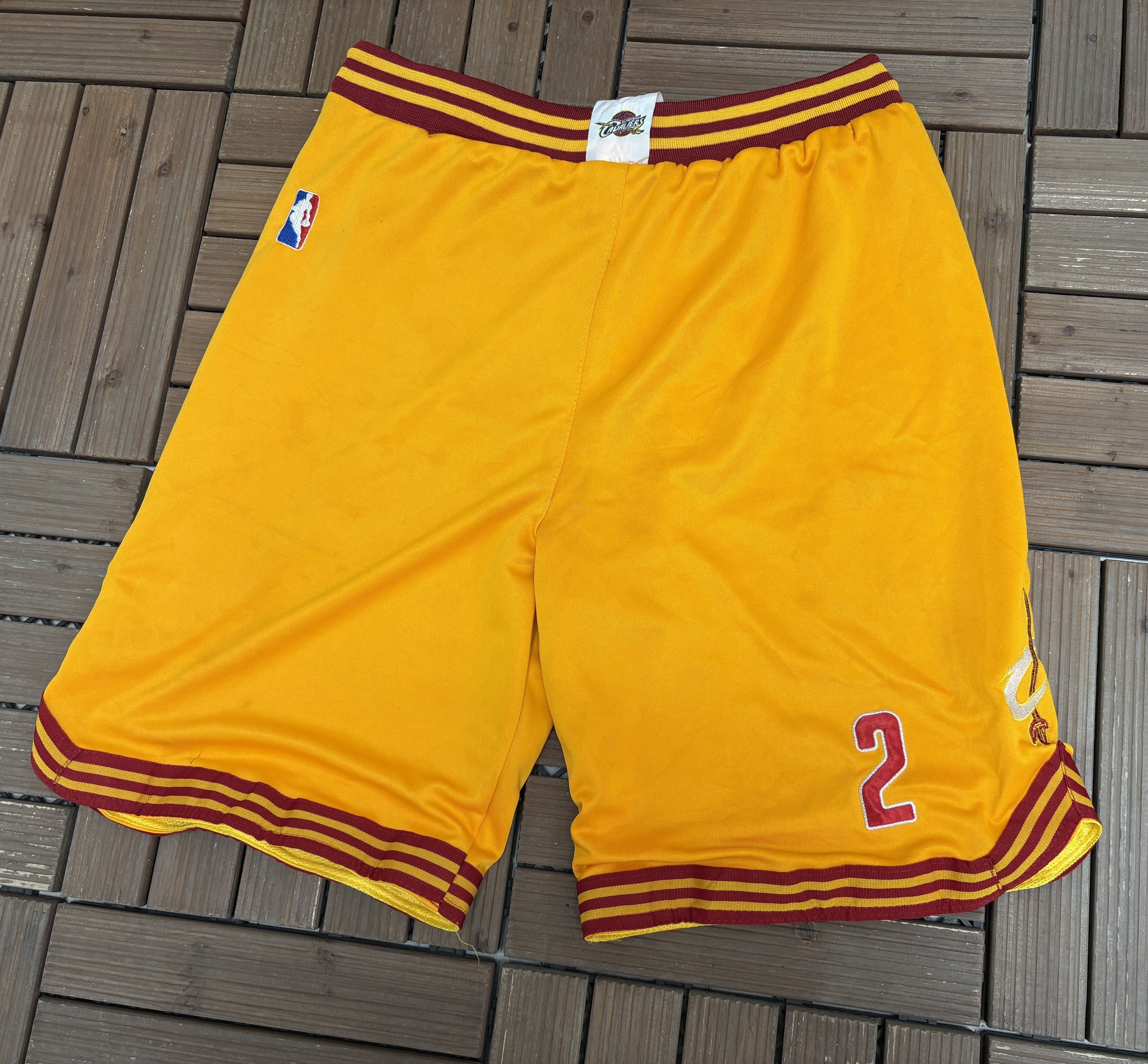 Vintage Cleveland Cavaliers Kyrie Irving Vintage Basketball Shorts Size US 34 / EU 50 - 3 Thumbnail