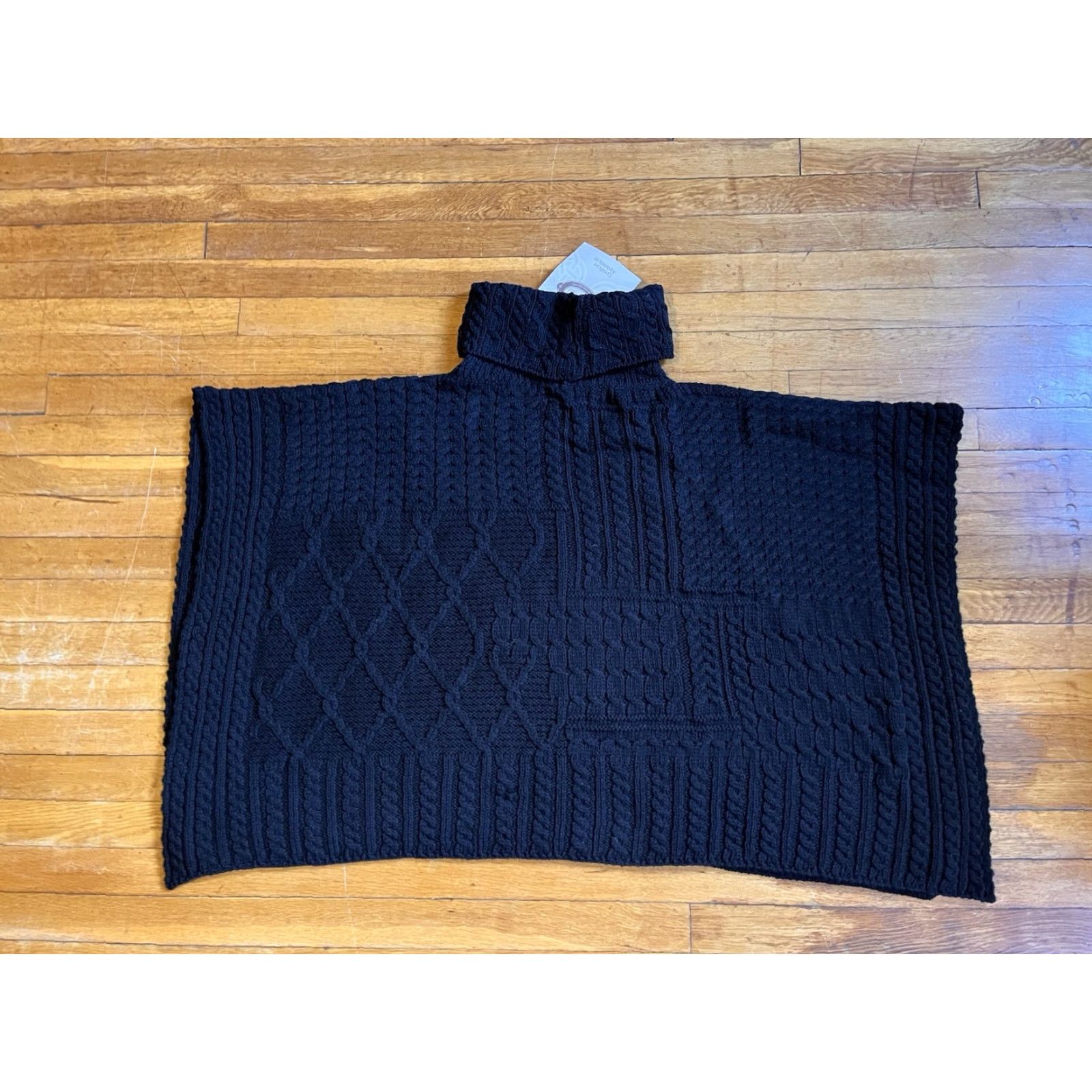 Market VINTAGE Aran Sweater Market Cowl Turtleneck Poncho Women's One Size Black Merino Wool Size ONE SIZE - 6 Thumbnail