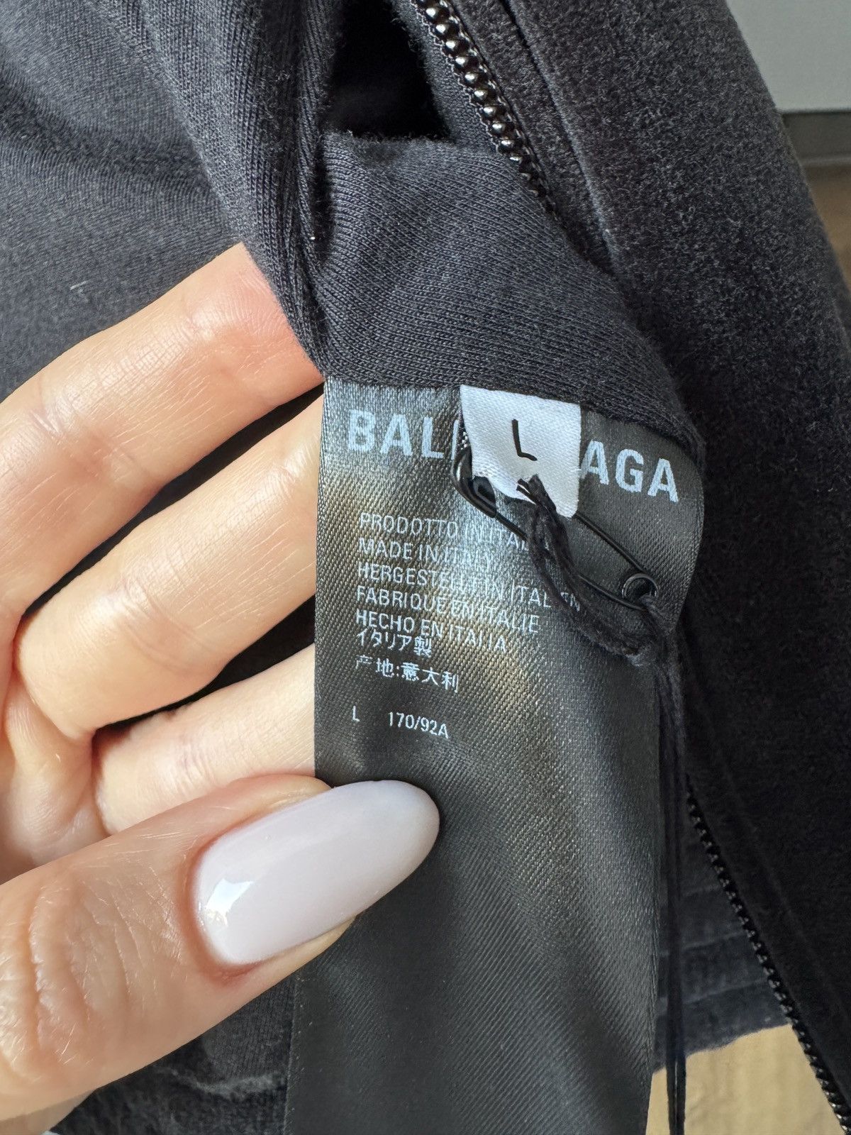 Balenciaga Balenciaga 2021 Hotel & Resorts Velour Cropped Hoodie Size L / US 10 / IT 46 - 10 Thumbnail