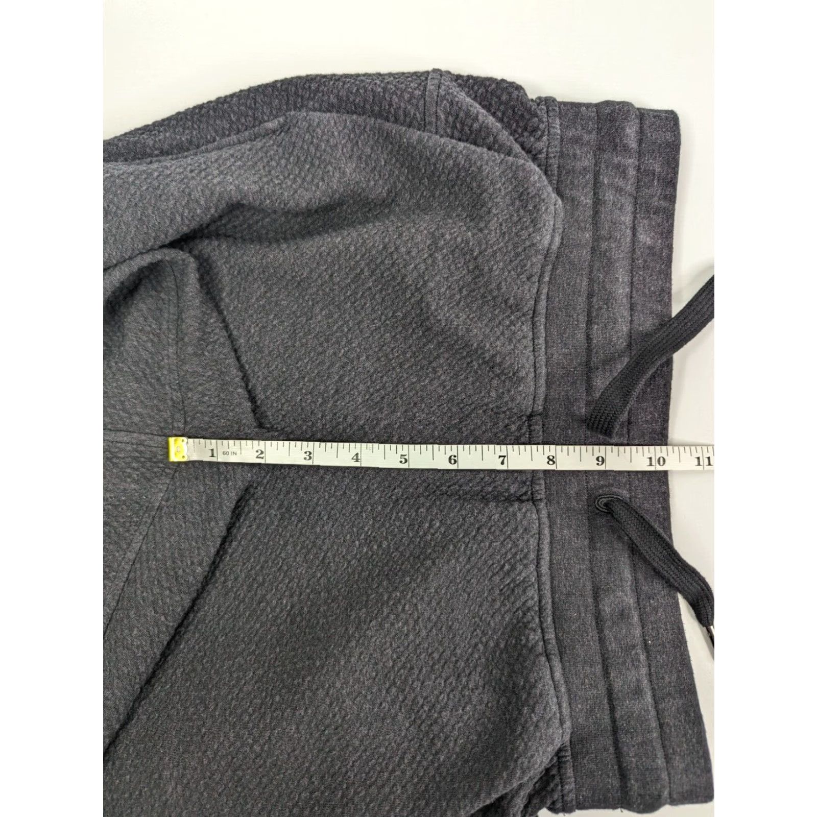 Lululemon Lululemon Jogger Pants Womens 6 Black Heathered Core Warm Down W5BTZS (Tapered, Yoga, Activewear) Size 28" / US 6 / IT 42 - 7 Thumbnail