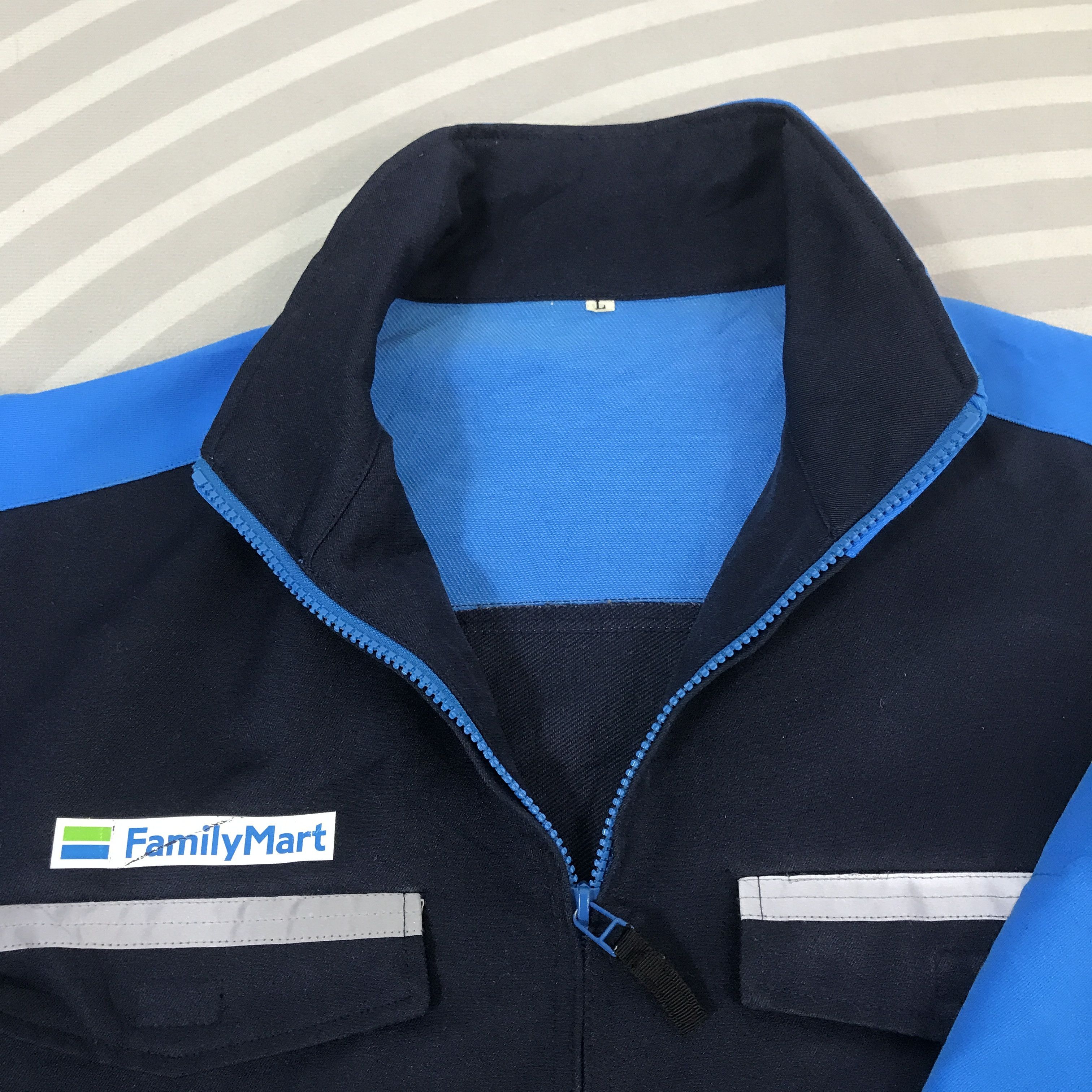 Japanese Brand Vintage Family Mart japan uniform Shirt Jacket K62B6 Size US L / EU 52-54 / 3 - 8 Thumbnail