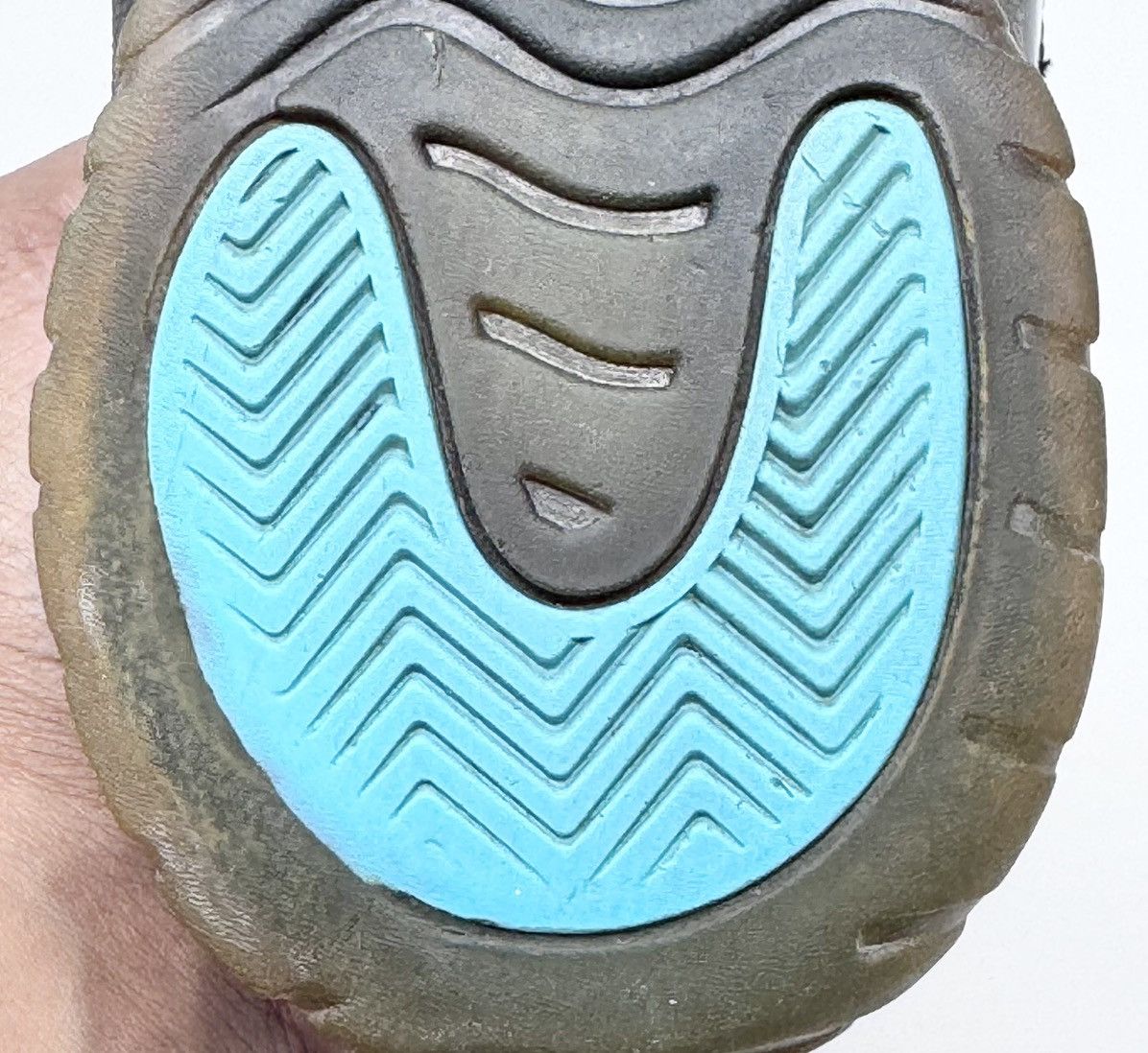 Jordan Brand × Nike Nike Air Jordan XI 11 Gamma Blue Retro GS 2013 size 6.5Y Size US 6.5 / EU 39-40 - 14 Thumbnail