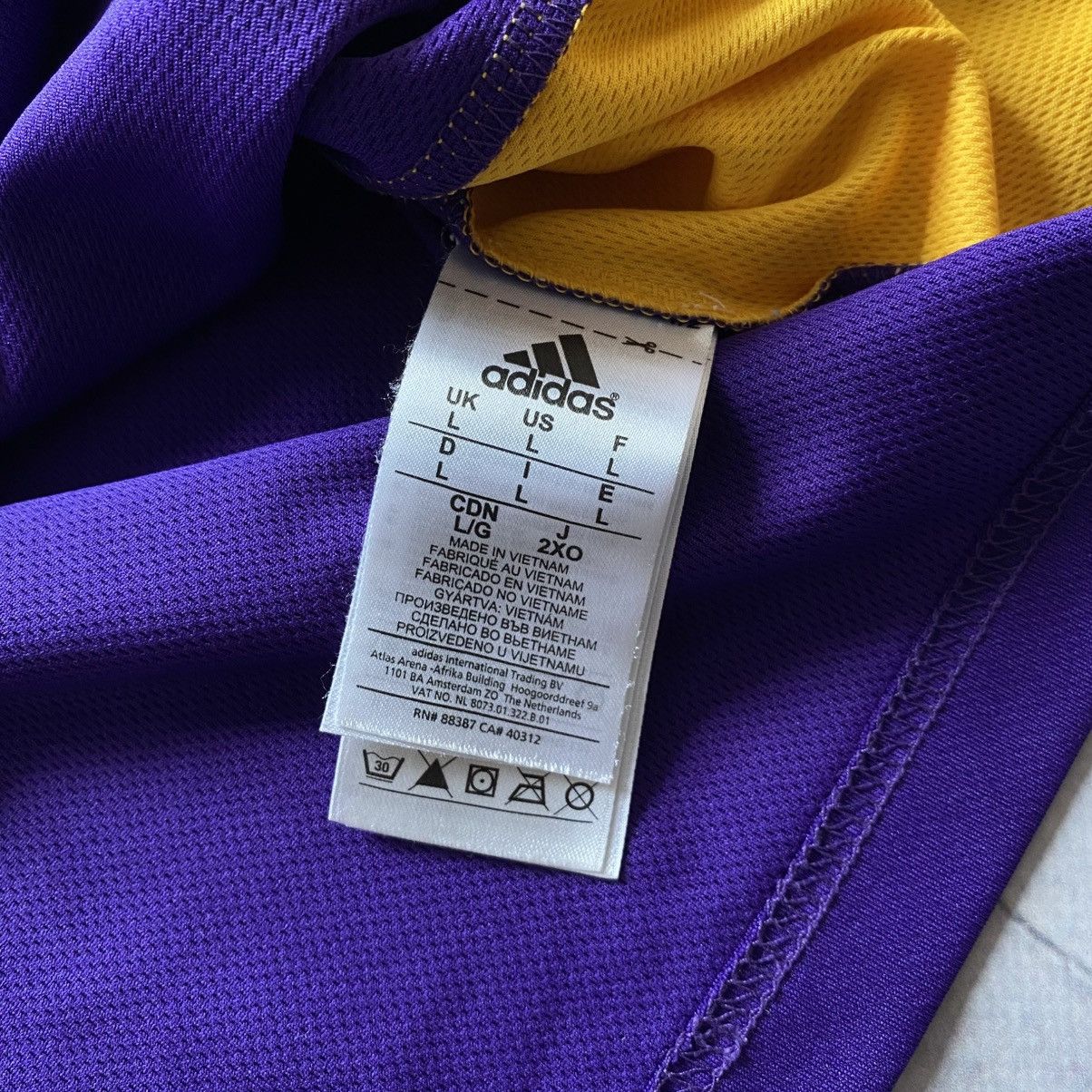 Adidas × NBA × Vintage Adidas NBA Los Angeles Lakers #24 Bryant Jersey Size L Size US L / EU 52-54 / 3 - 8 Thumbnail