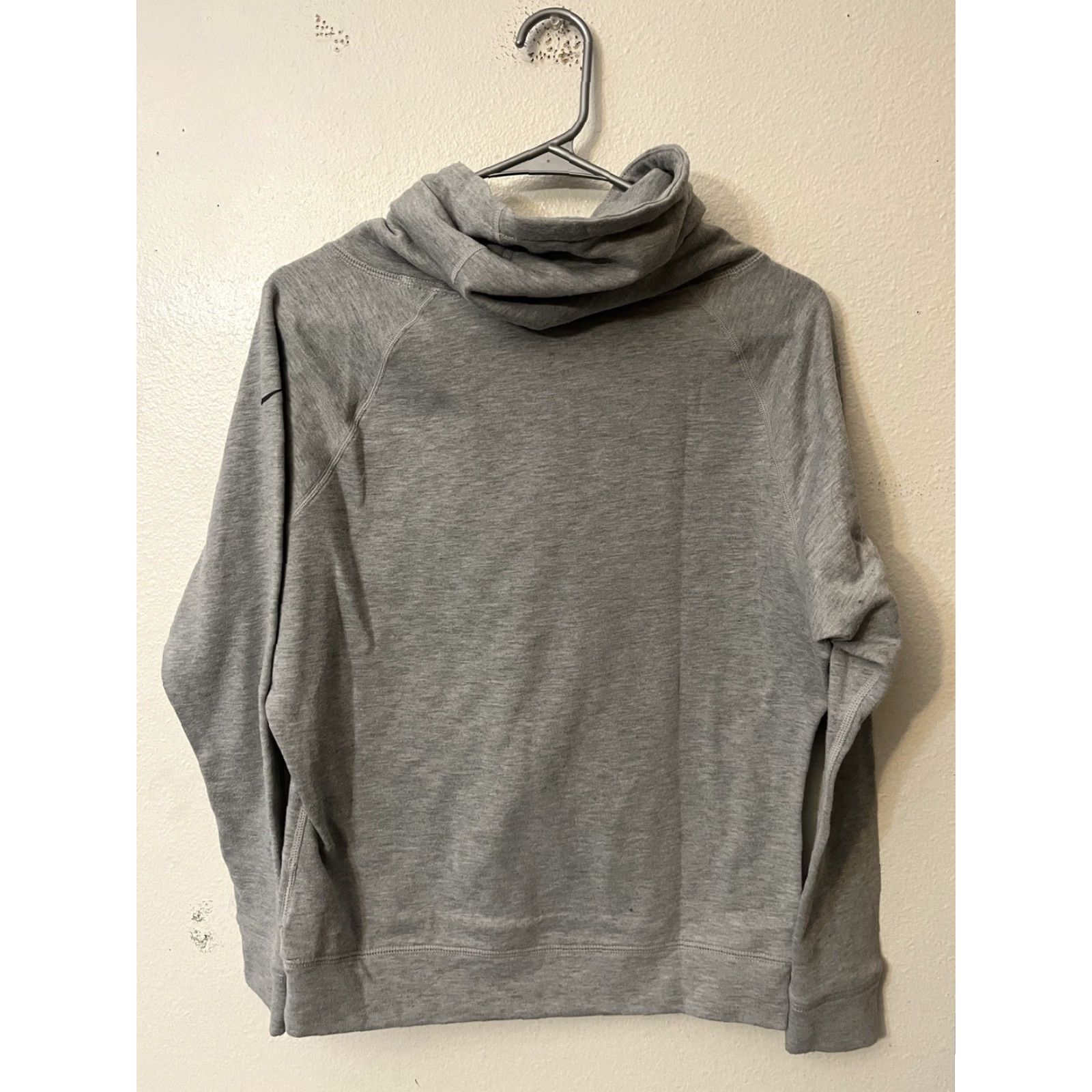 Nike Nike Obsessed Infinity Coverup Turtle Sweat Shirt Women’s Size S Gray Pullover Activewear 640391 063 Size ONE SIZE - 3 Thumbnail