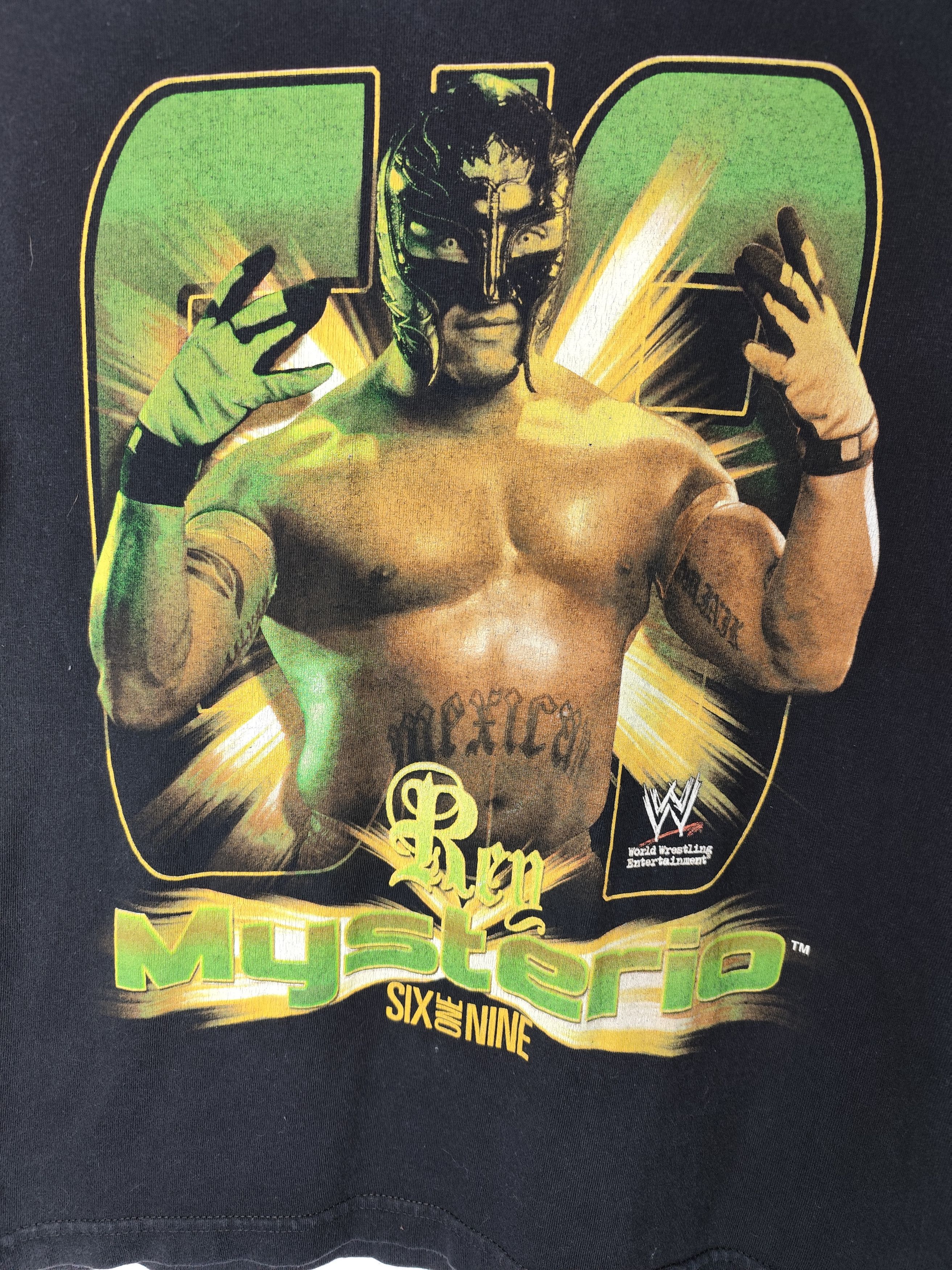Vintage Y2K WWE Rey Mysterio 619 Wrestling Graphic Tshirt Size US S / EU 44-46 / 1 - 2 Thumbnail