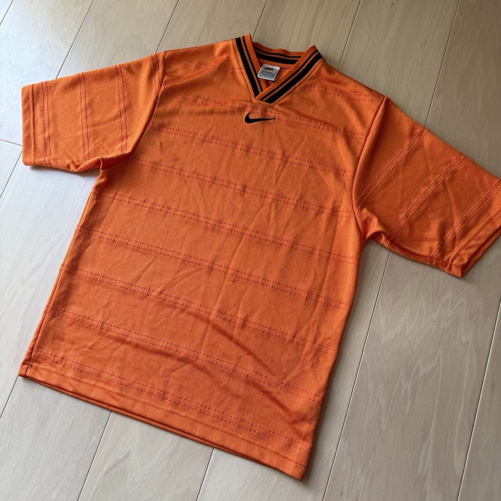 Nike Vintage Nike Soccer Jersey Small Orange Center Swoosh Fifa Size US S / EU 44-46 / 1 - 8 Thumbnail