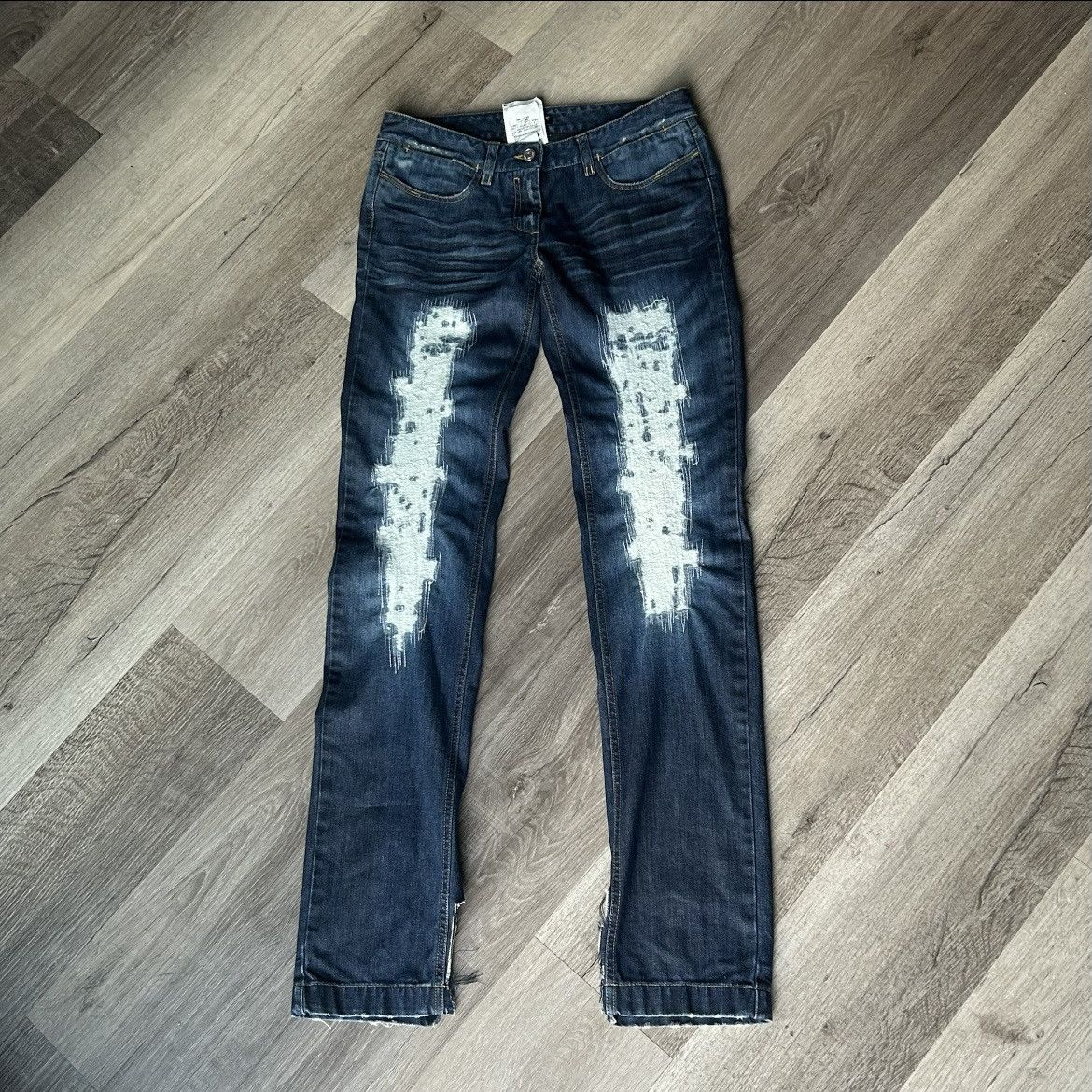 Dolce & Gabbana Dolce & Gabbana Distressed Low Rise Jeans Leather Plaque Y2K Size 27" / US 4 / IT 40 - 1 Thumbnail