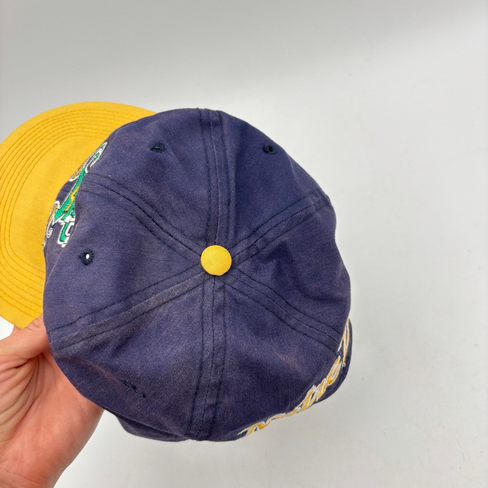 Sports Specialties Vintage Sports Specialties Notre Dame Fighting Irish Size ONE SIZE - 13 Thumbnail