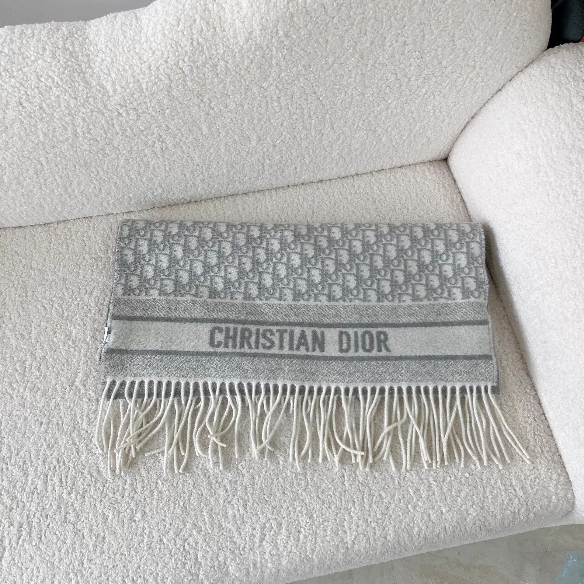 Dior Dior Double-Faced Tassel Cashmere Scarf U Size 2811 Size ONE SIZE - 1 Thumbnail