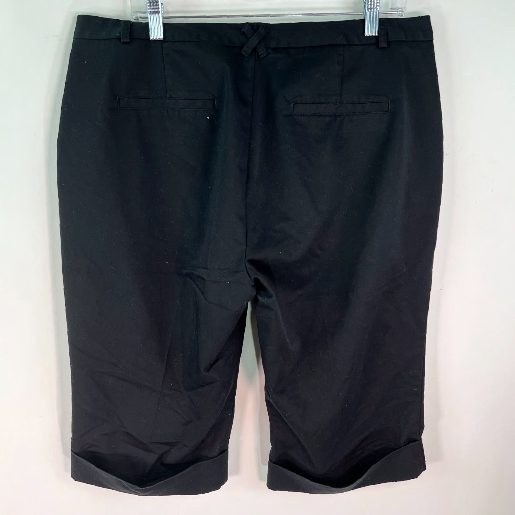 Dockers Dockers Womens Nouveau Fit Cuffed Hem Mid Rise Straight Capri Pants Sz 16 Black Size 38" / US 16 / IT 52 - 2 Thumbnail