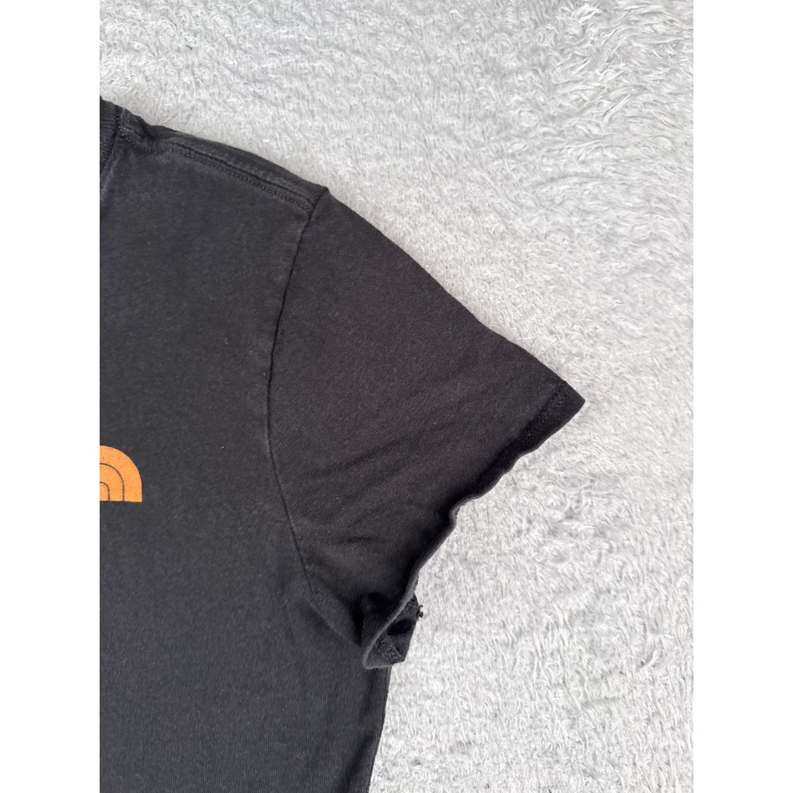 The North Face The North Face Women's Shirt XS Black Short Sleeve Crew Neck Cotton Casual Outdoor Size XS / US 0-2 / IT 36-38 - 2 Thumbnail