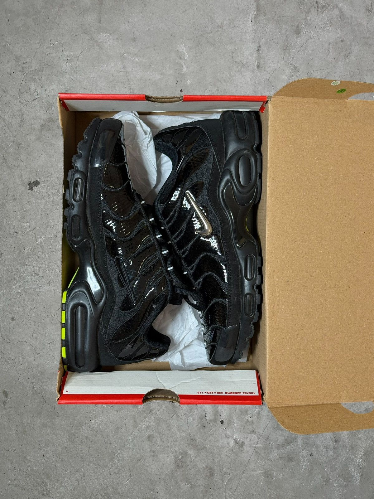 Nike Nike Air Max Plus Size US 10 / EU 43 - 2 Thumbnail