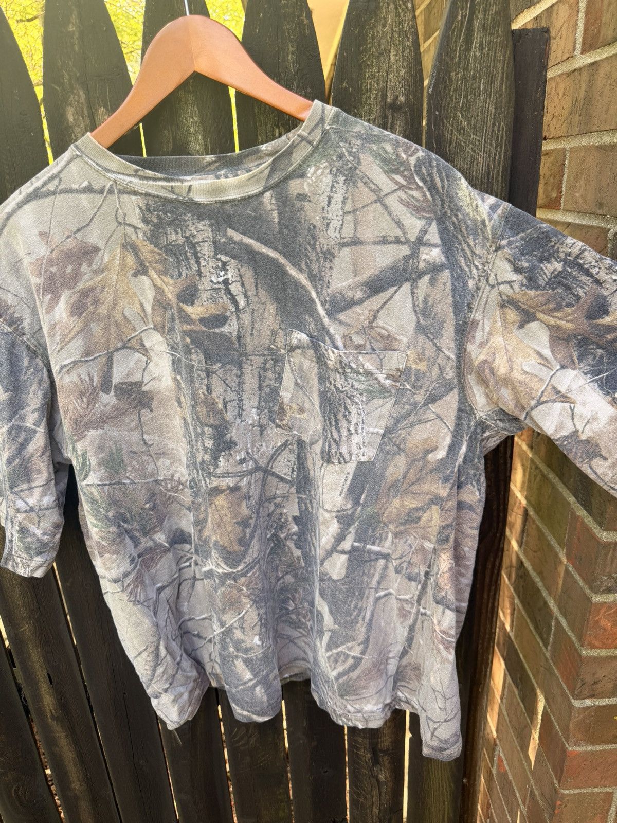 Rap Tees VTG Camo Pocket tee Size US XL / EU 56 / 4 - 2 Thumbnail