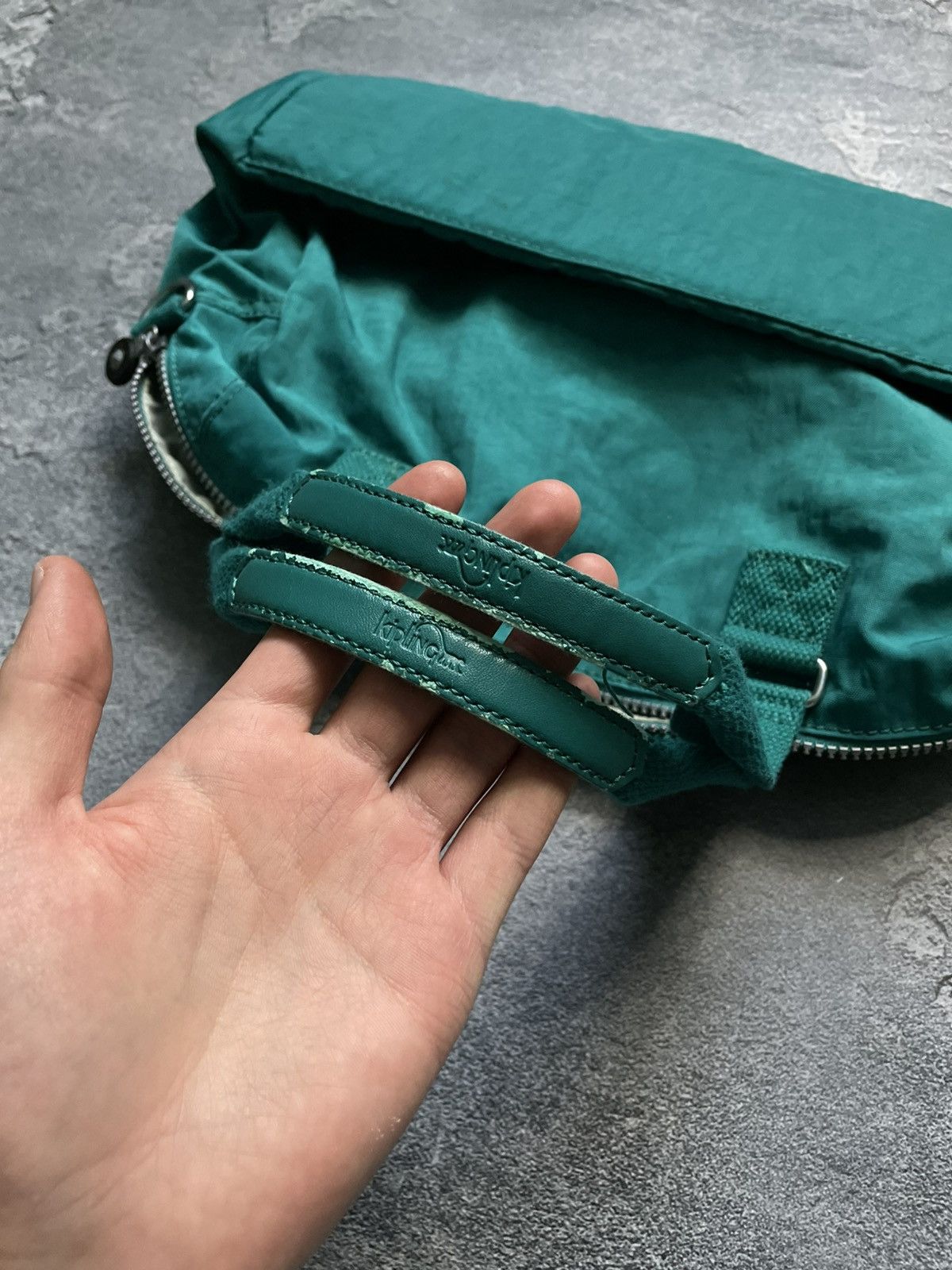 Vintage Vintage Kipling Nylon Messenger Bag, Y2K Crossbody Utility Size ONE SIZE - 4 Thumbnail