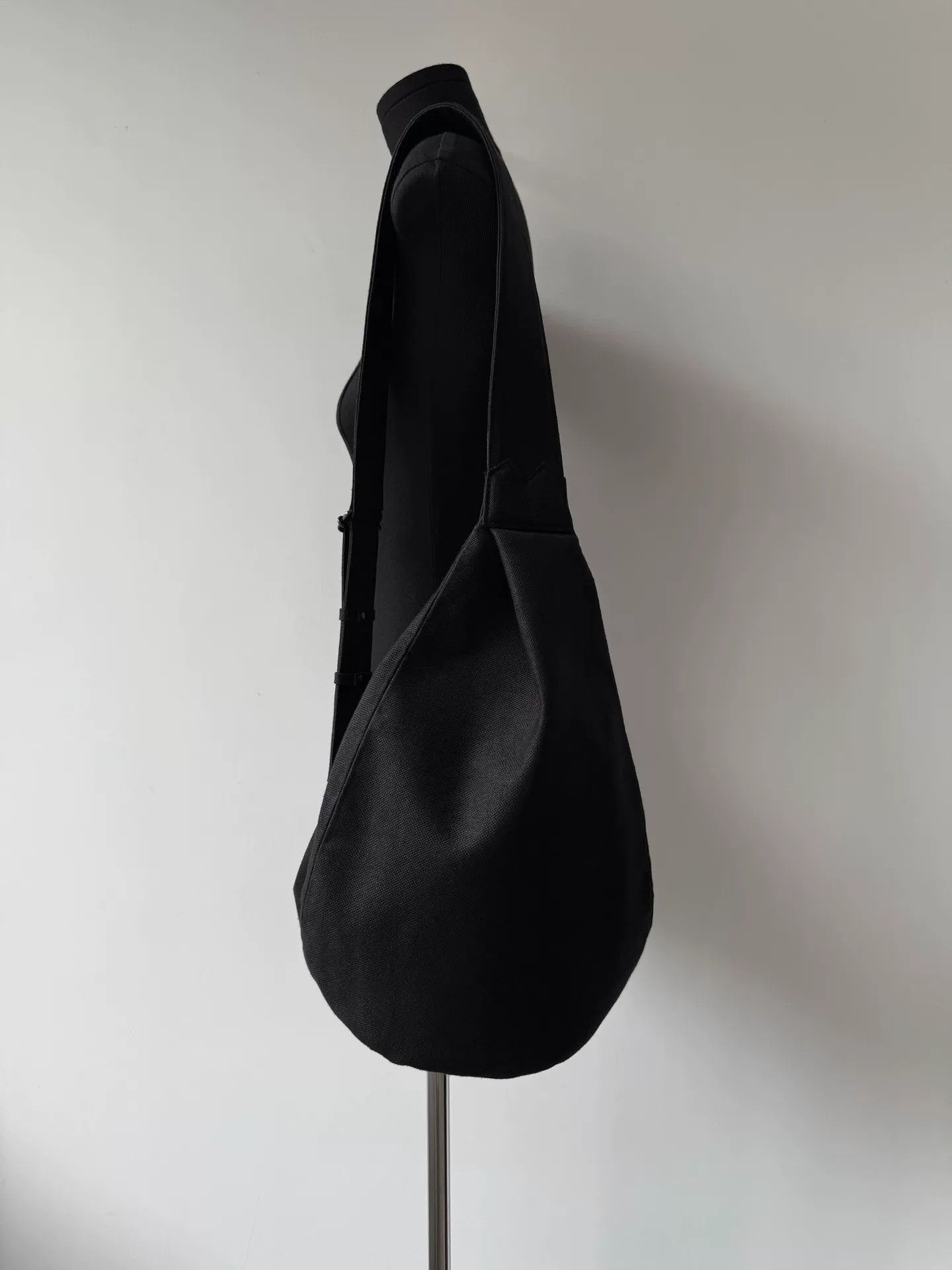 Yohji Yamamoto Yohji Yamamoto Black Linen Shoulder Bag Size ONE SIZE - 1 Thumbnail
