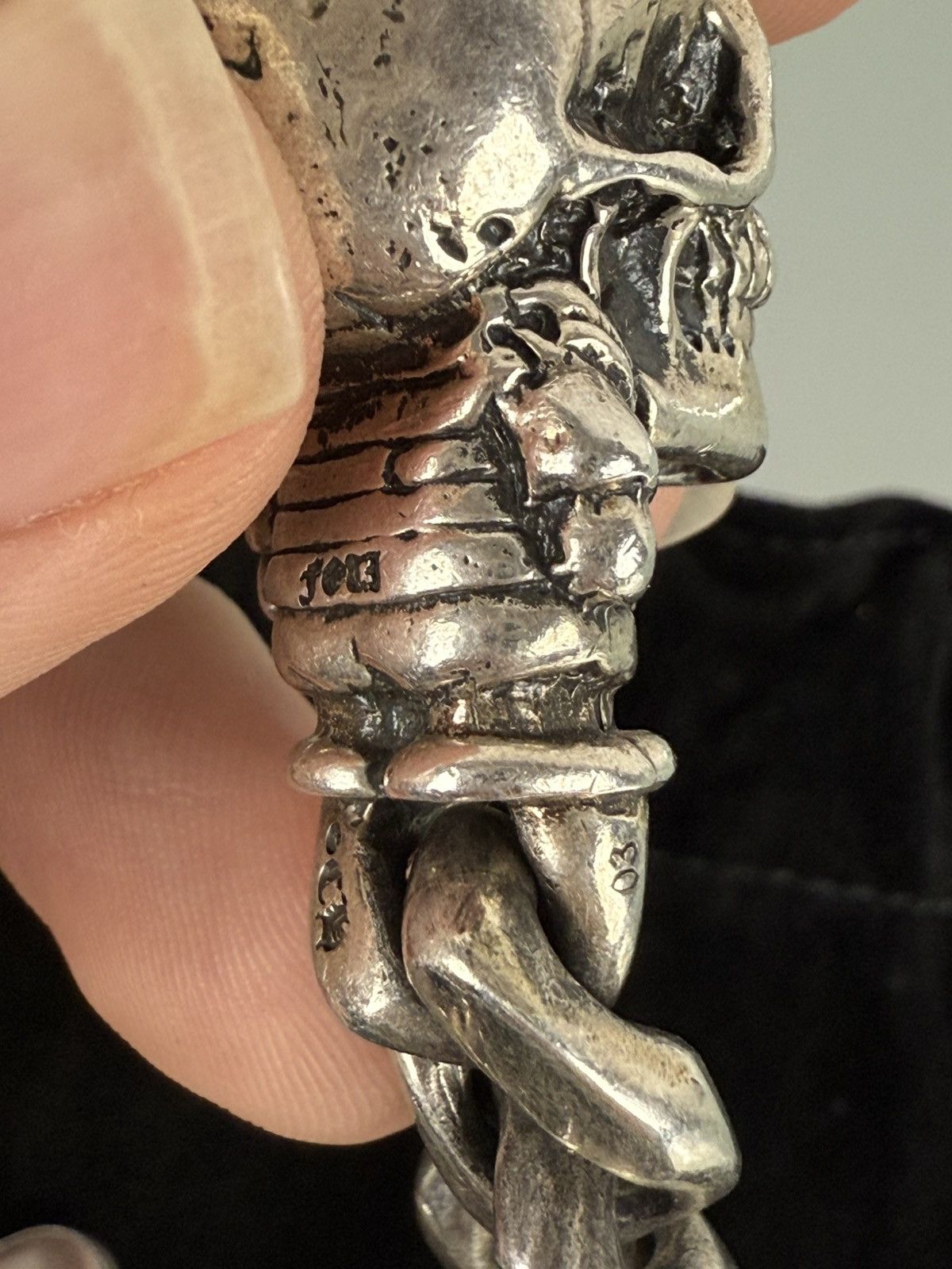 REVENGE GOLD ARCH LOGO KEYCHAIN