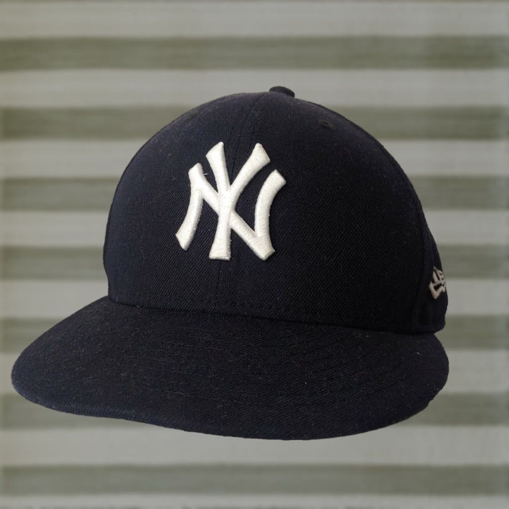 New Era New York Yankees Fitted Baseball Cap Hat 7 1/4 59Fifty On-Field MLB Blue Boy Mens Cap Size ONE SIZE - 1 Thumbnail
