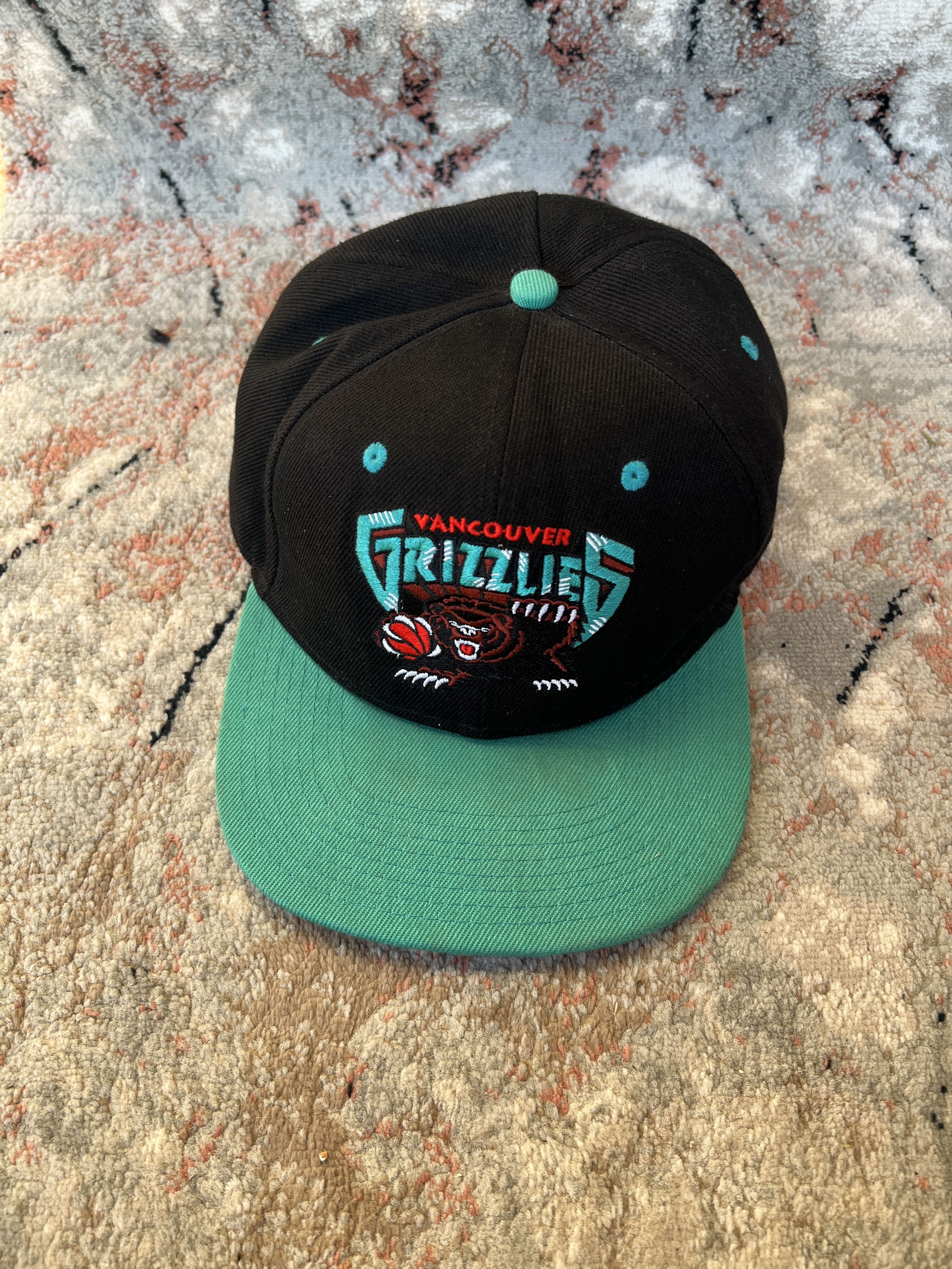 NBA Vancouver Grizzlies Hat Size ONE SIZE - 2 Thumbnail