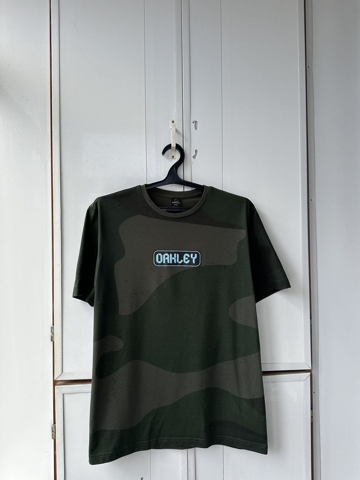 Oakley Vintage Oakley T-shirt Camo Style Size US XL / EU 56 / 4 - 1 Thumbnail