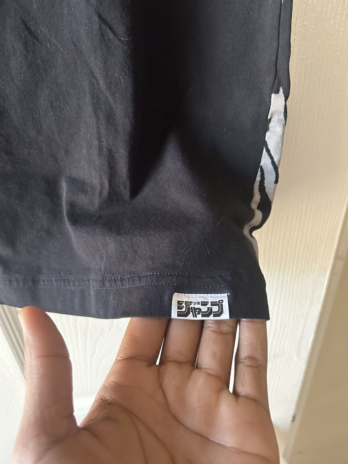 Uniqlo Uniqlo x Death Note Ryuk Size US S / EU 44-46 / 1 - 2 Thumbnail