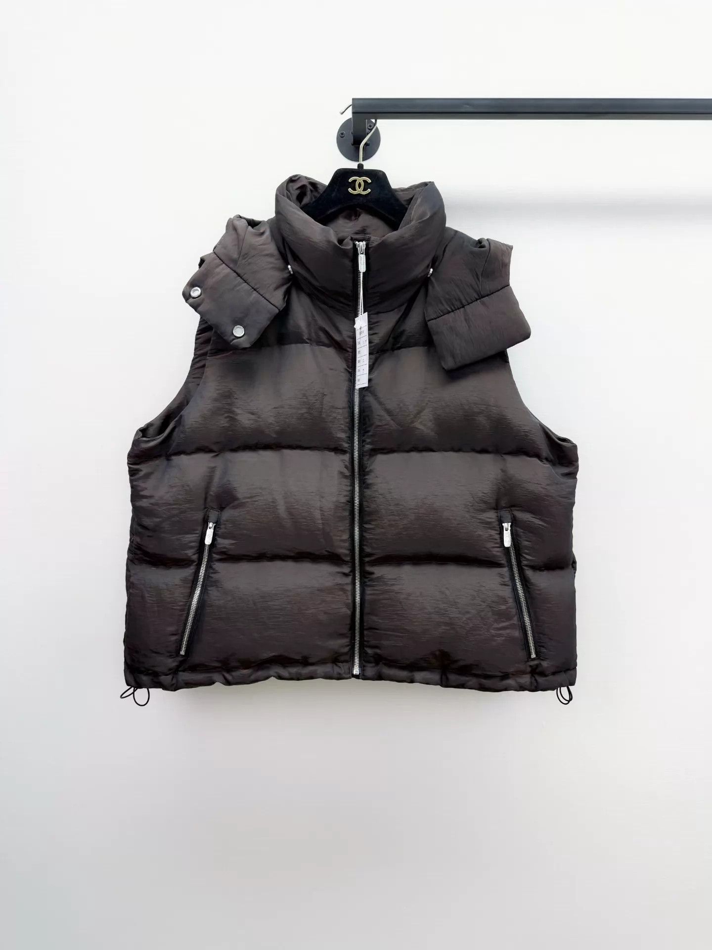 Lululemon Lululemon Down Puffer Vest 12 Authentic Worn Once Near New Size XL / US 12-14 / IT 48-50 - 1 Thumbnail