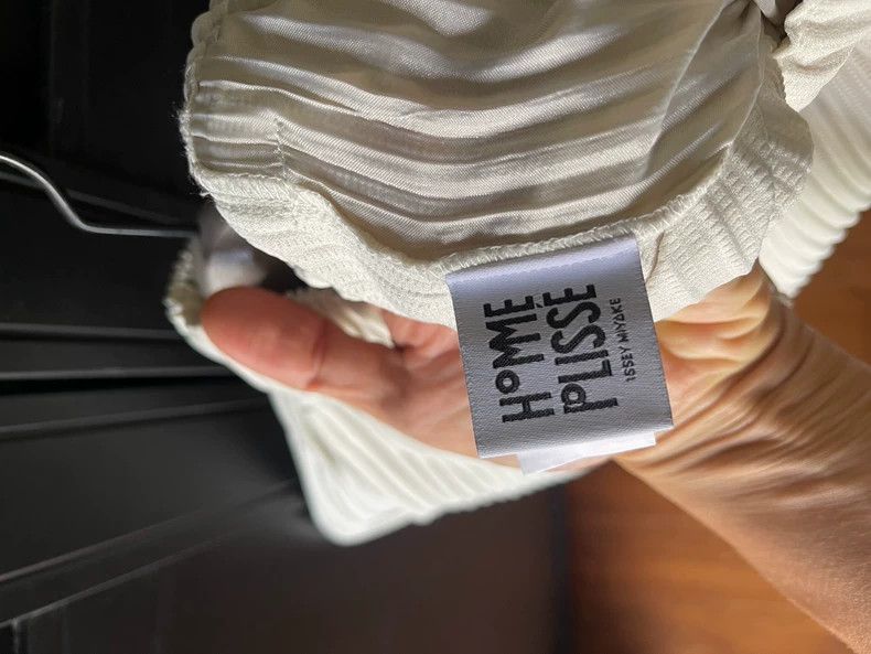 Issey Miyake Issey Miyake size:2 Off-white pleated trousers Size US 28 / EU 44 - 4 Thumbnail