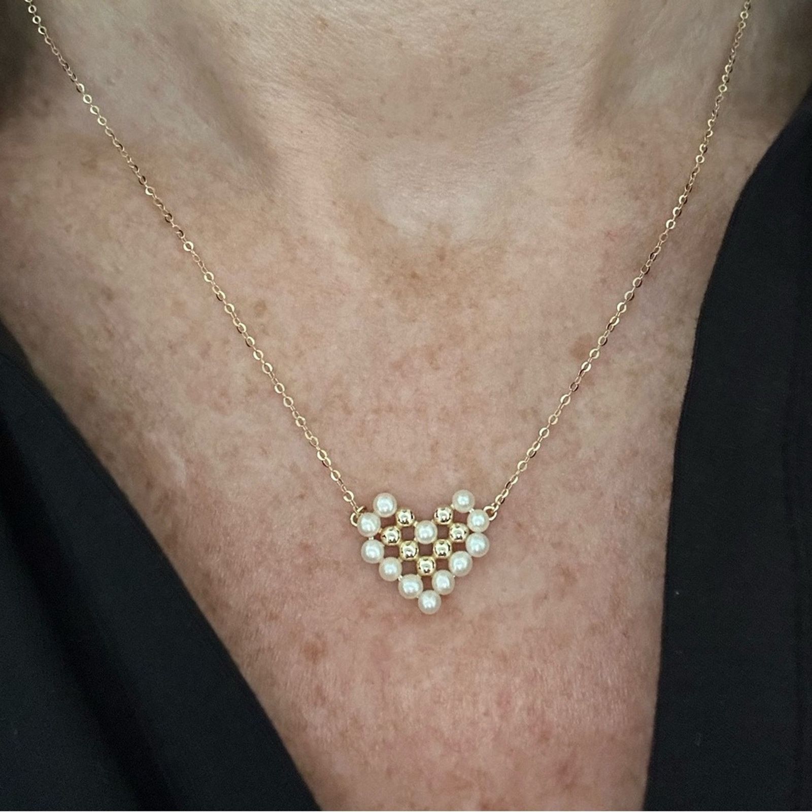 Other NEW Pixilated Gold & Freshwater Pearl Heart Necklace Size ONE SIZE - 4 Thumbnail