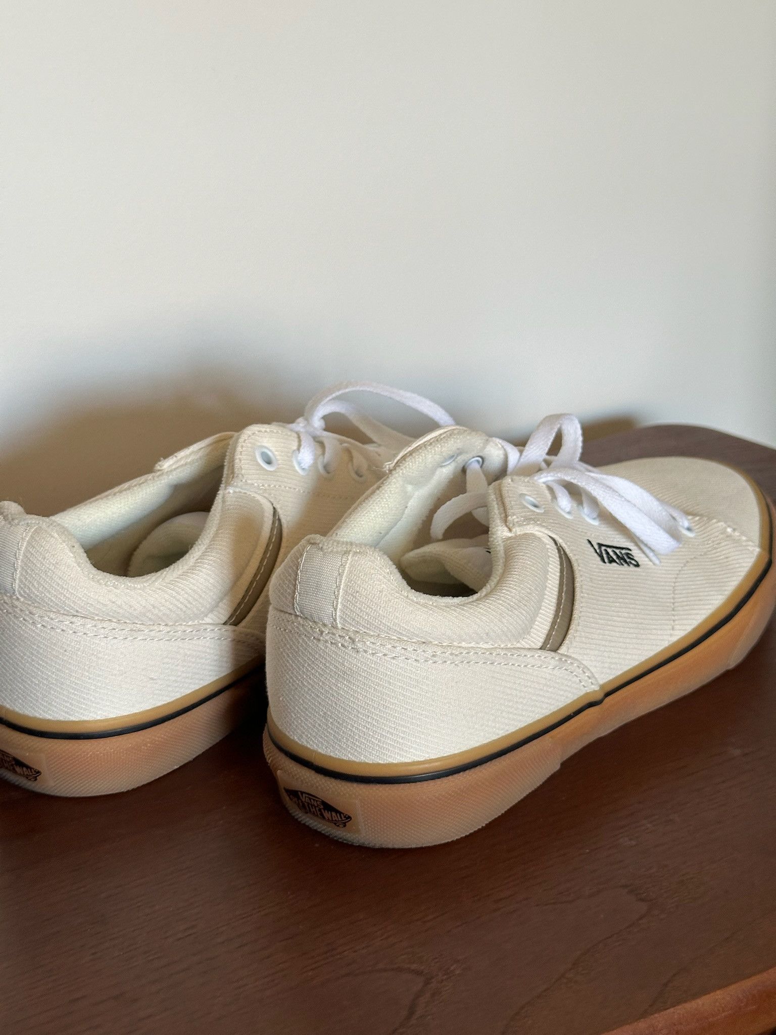 Vans Vans Ward Low "Marshmallow Gum" Size US 9.5 / EU 42-43 - 2 Thumbnail