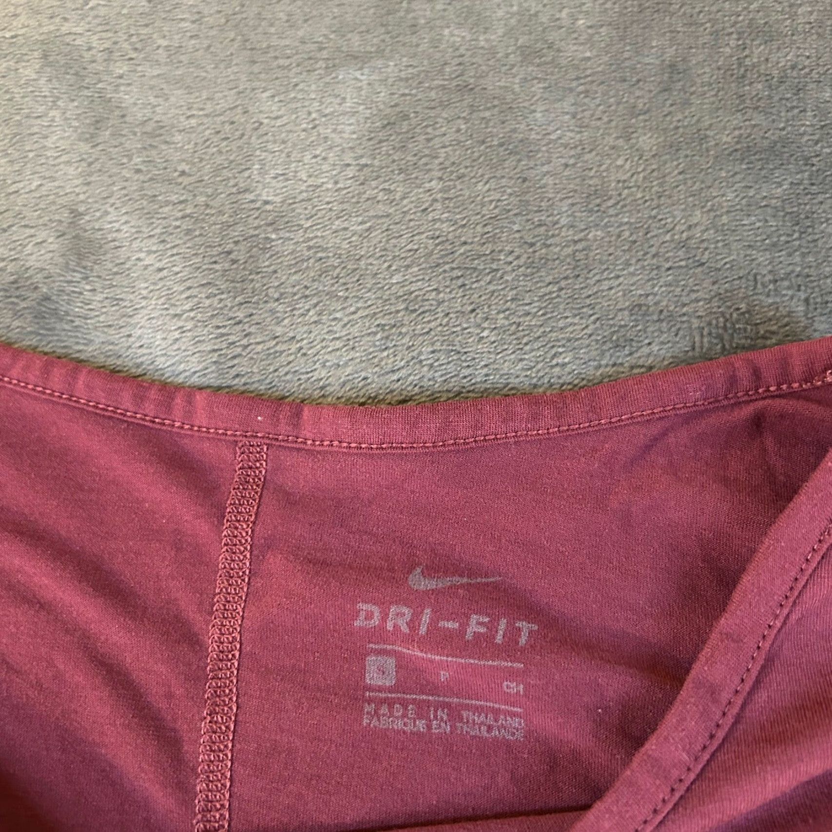Nike Nike Dri-FIT Long Sleeve Top Athletic Shirt Burgundy Womens Small Size S / US 4 / IT 40 - 2 Thumbnail
