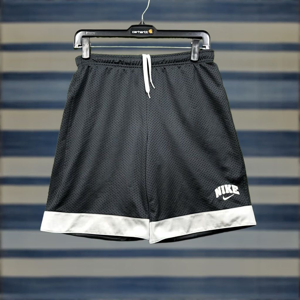 Nike VINTAGE Nike Shorts Womens M Black Satin Nylon 90s Y2K Sports Shorts Size M / US 6-8 / IT 42-44 - 1 Thumbnail