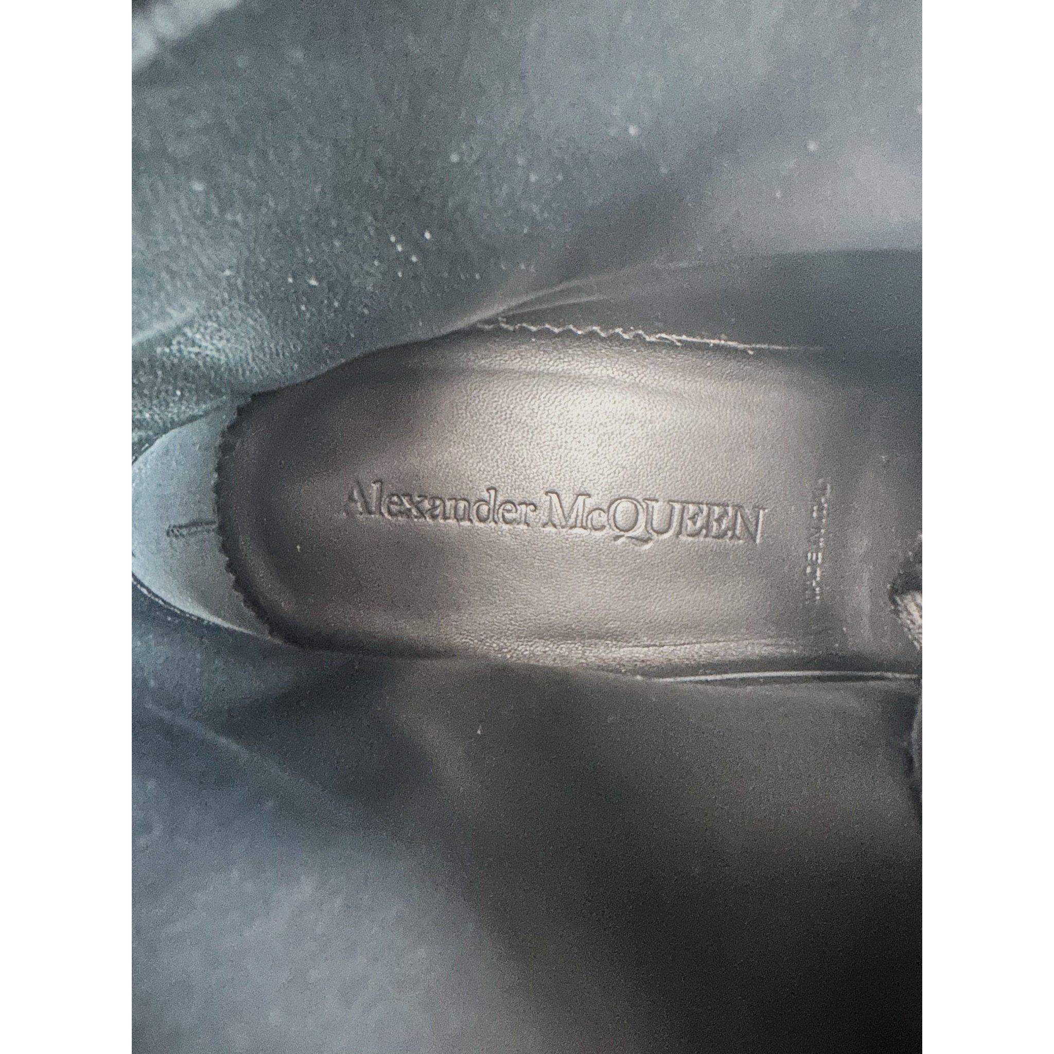 Alexander McQueen Alexander McQueen Black Alex Tread Slick Hi Sneaker Boots Size US 10 / IT 40 - 9 Thumbnail