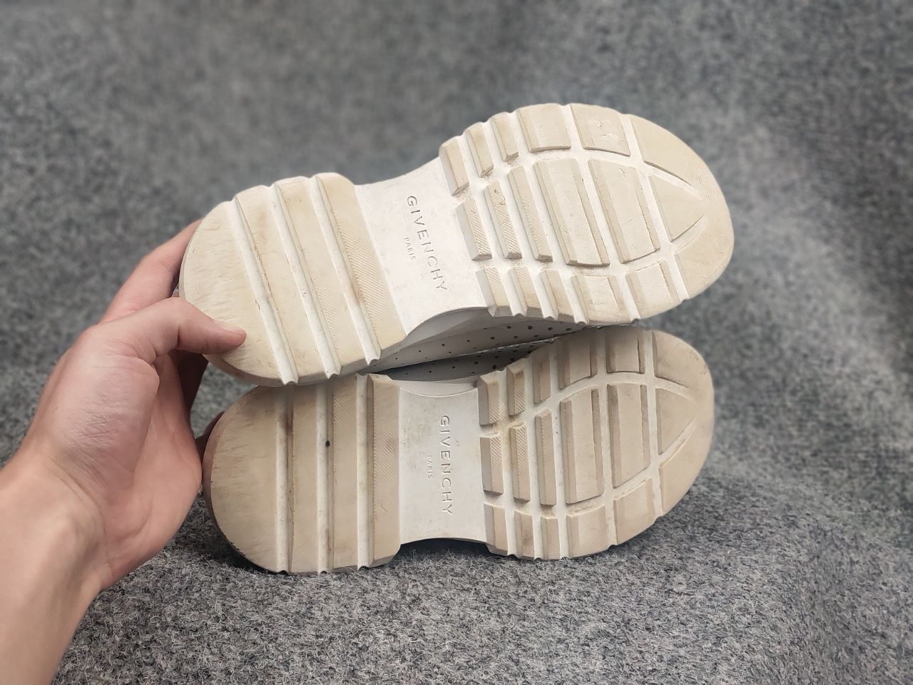 Givenchy Givenchy spectre runner sneakers leather Logo Zip Shoes Size US 8.5 / IT 38.5 - 16 Thumbnail