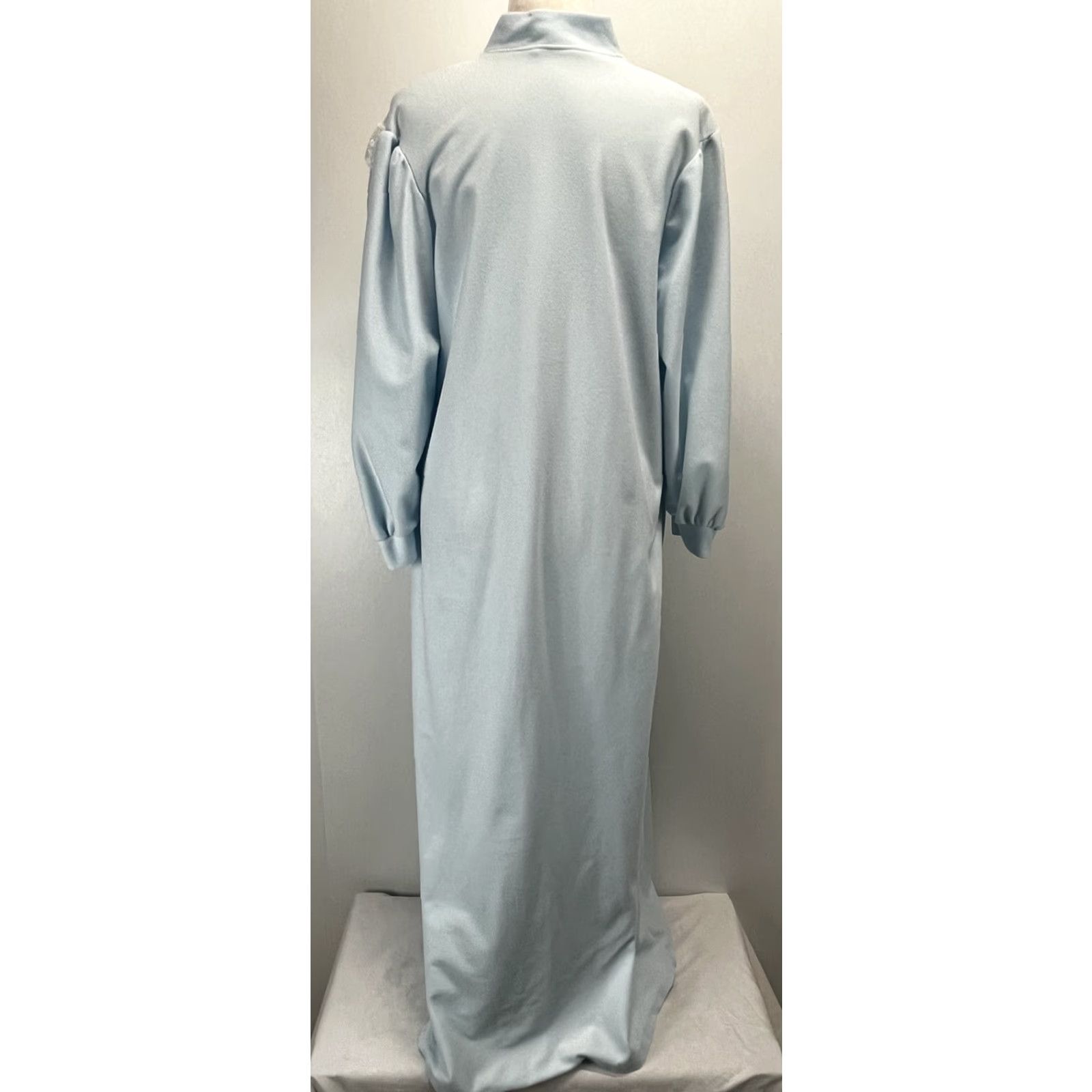 Vintage VINTAGE Gilligan & O'Malley Fleece Robe Nightgown Size M Blue USA Zip Women Size M / US 6-8 / IT 42-44 - 3 Thumbnail