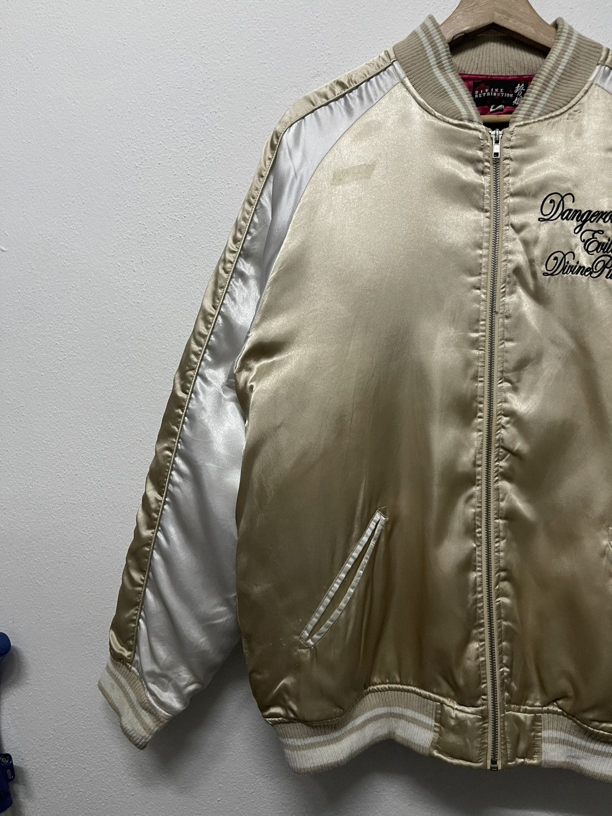 Japanese Brand 2000s DEVINE RETRIBUTION EMBROIDERED SAMURAI WOMEN RARE Size US XL / EU 56 / 4 - 4 Thumbnail